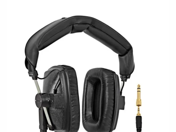 Beyerdynamic dt100 250ω professional monitoring headphones | same day hire available