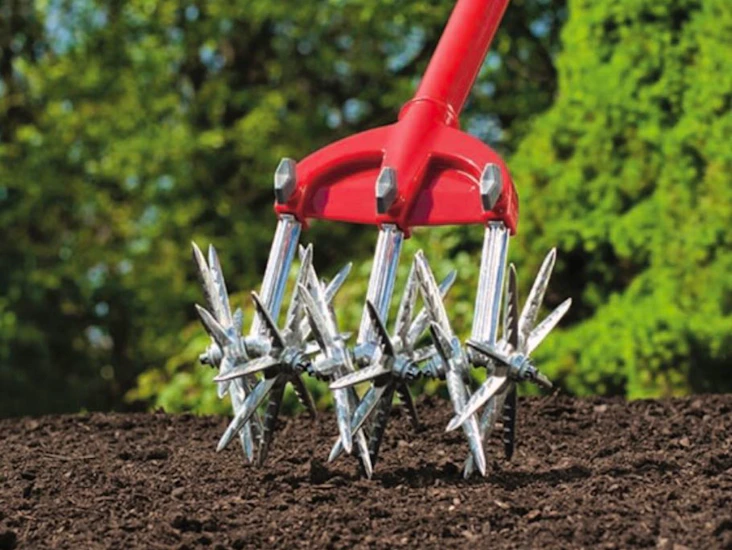 Garden weasel rotary cultivator