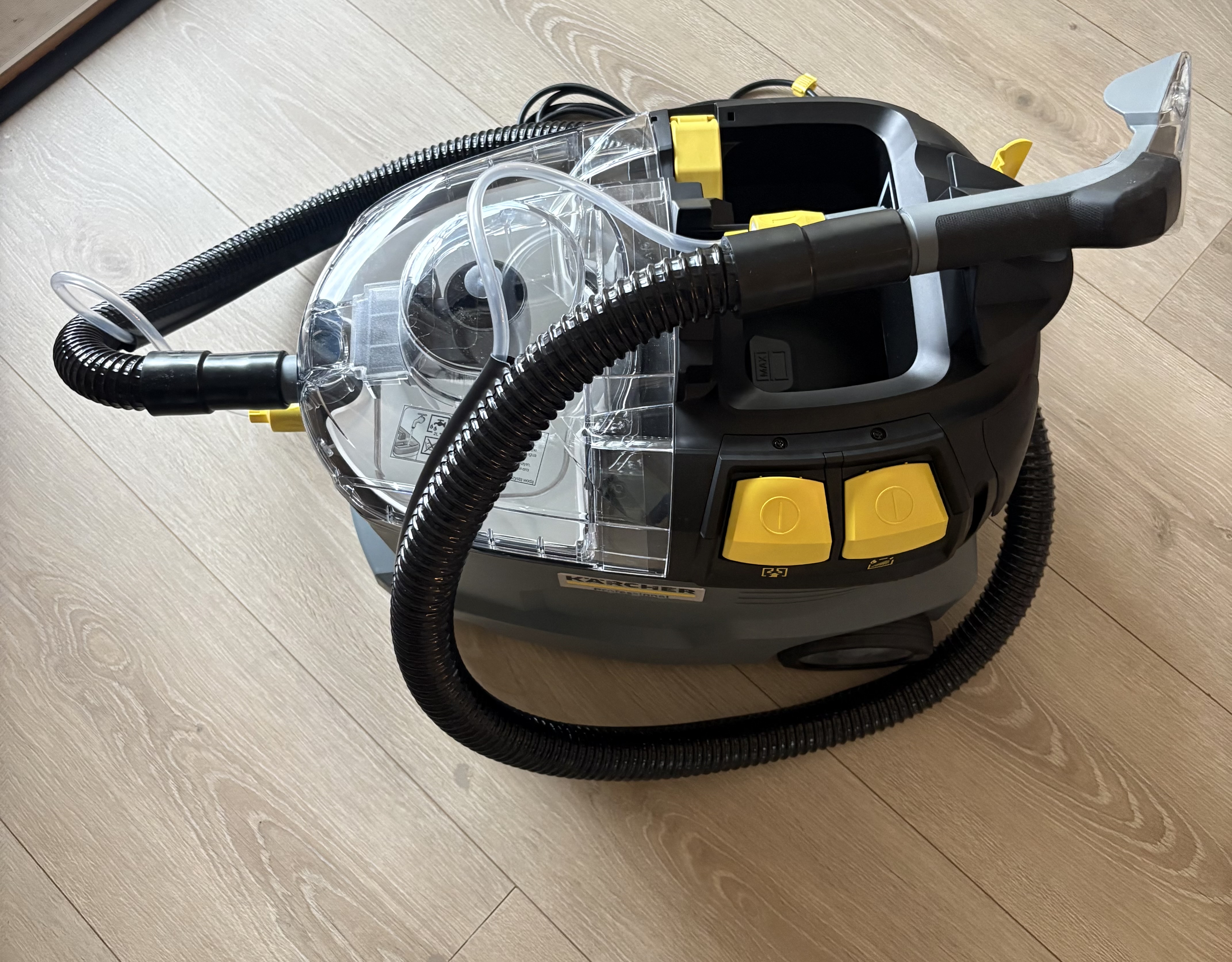 Karcher puzzi 8/1 til leie