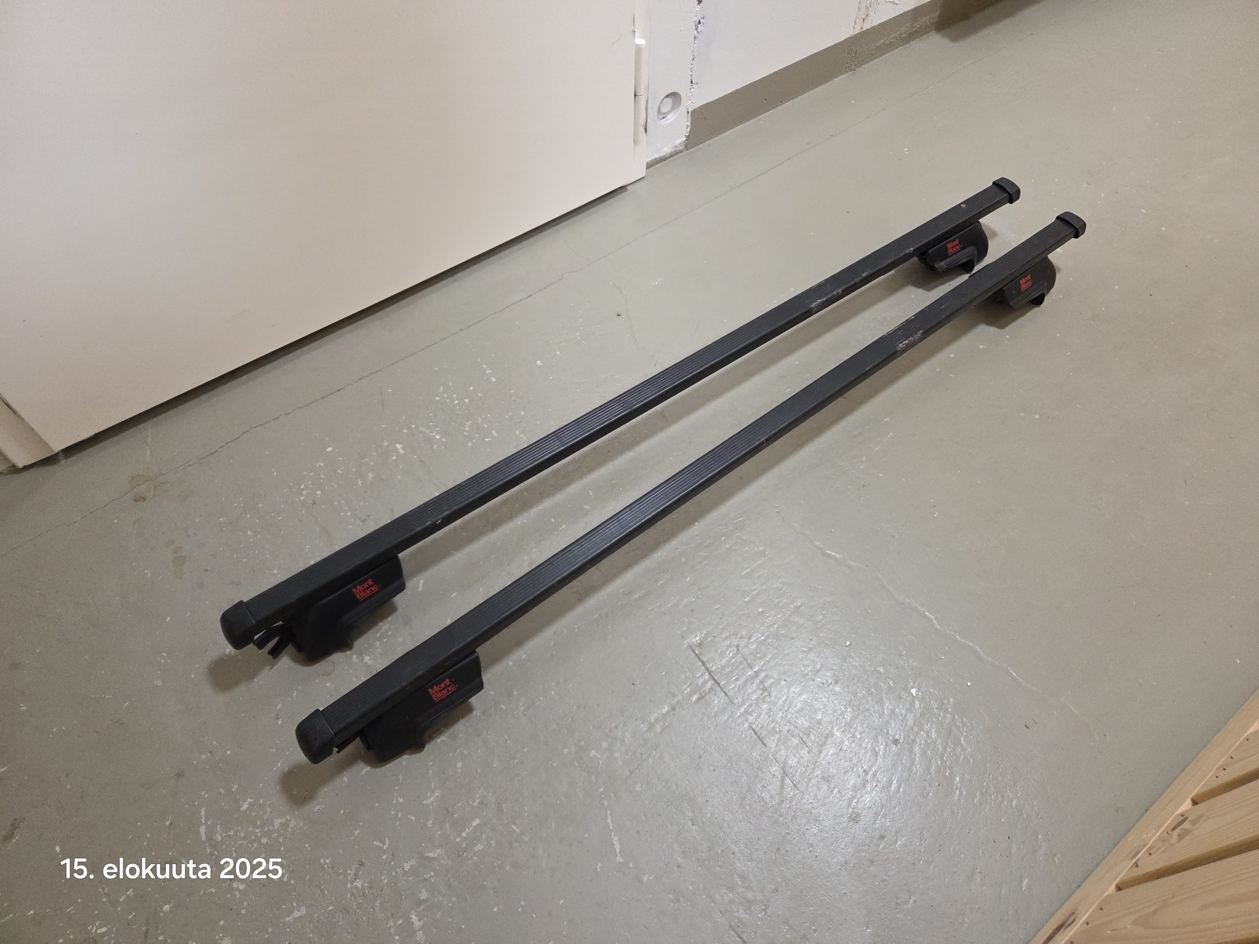 Kattotelineet kattokaiteisiin yleismalliset 