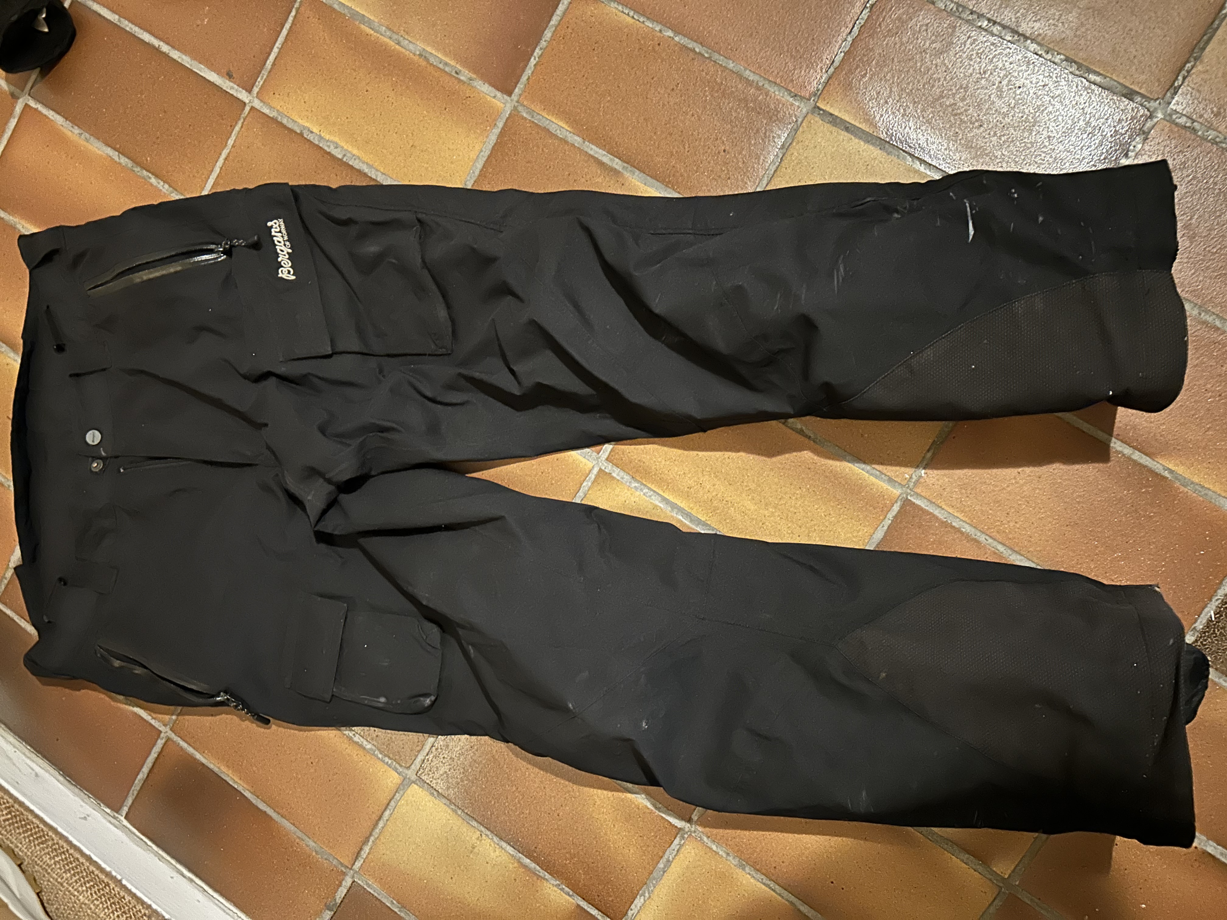 Bergans skall- jakke og bukse. 