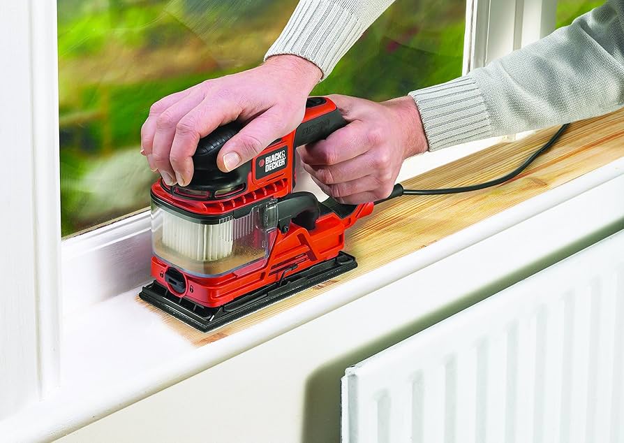 Black+decker slipemaskin med støvoppsamler – perfekt til møbler, bord, vinduskarmer og oppussing
