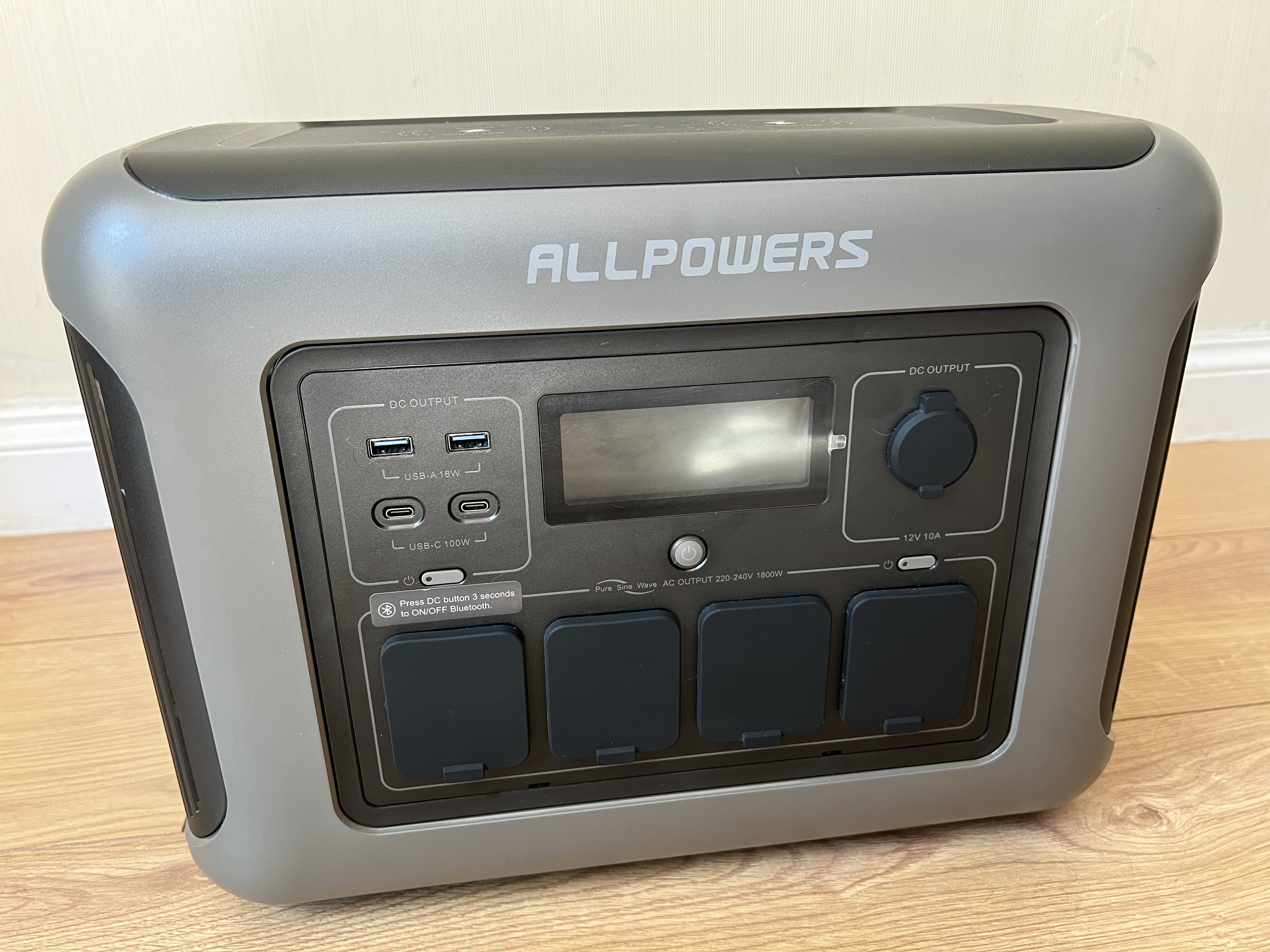 Portable power station