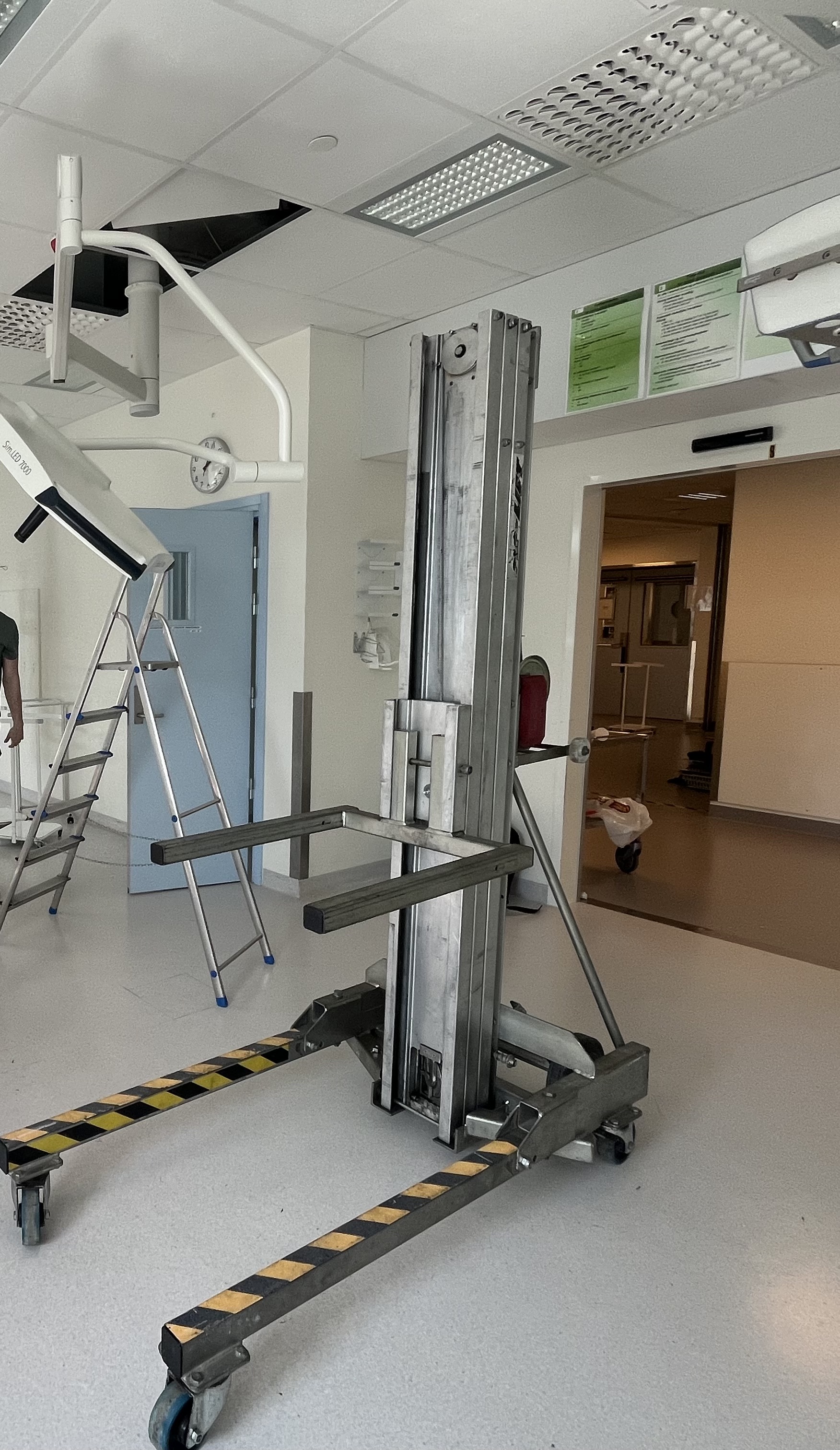 Materialheis / kanalheis 300 kg – 5,75 m løftehøyde
