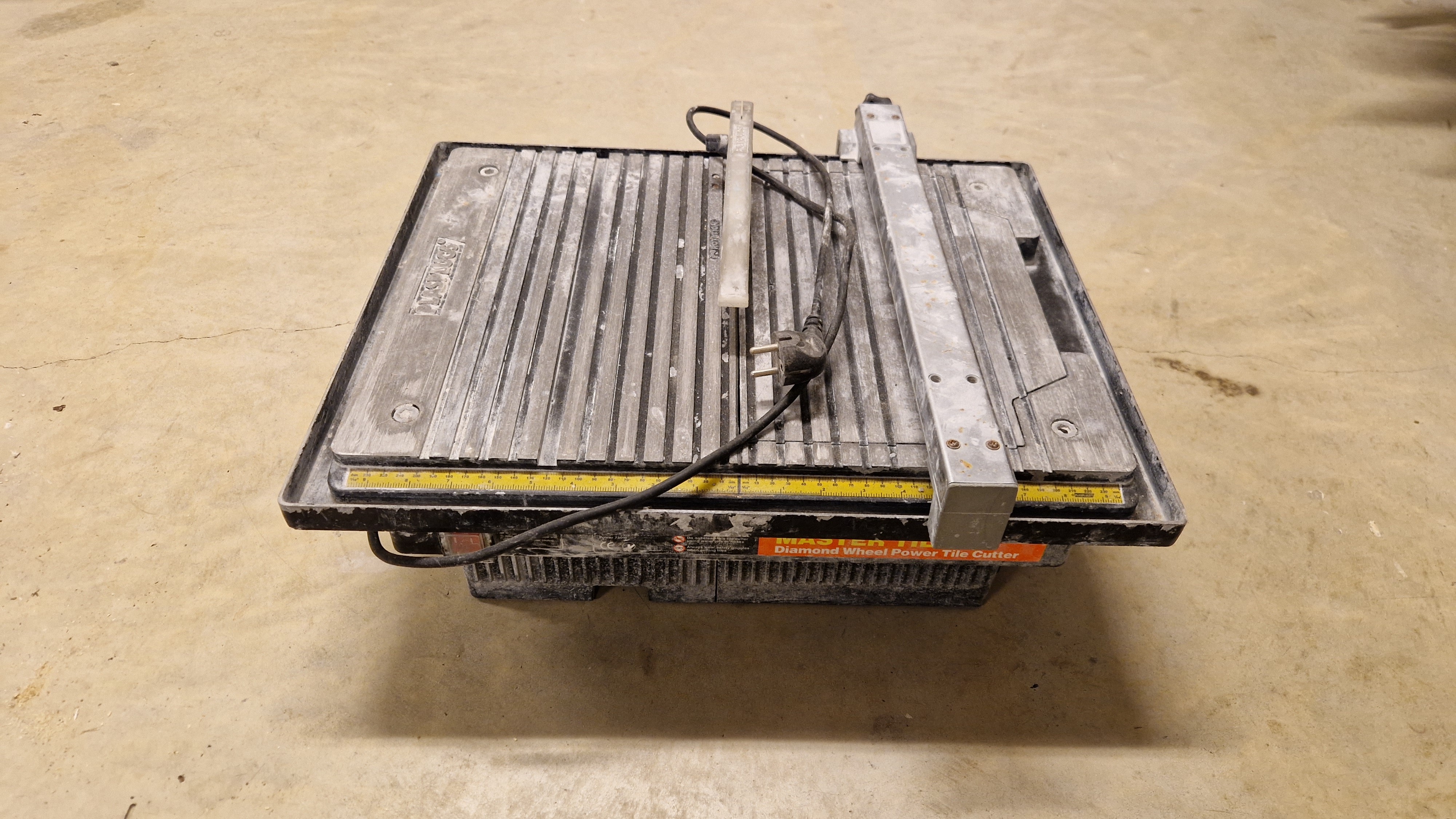 Vannsag til fliser og stein