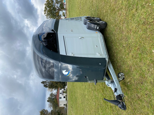 Hästtransport clear round aluminium med panorama tak 