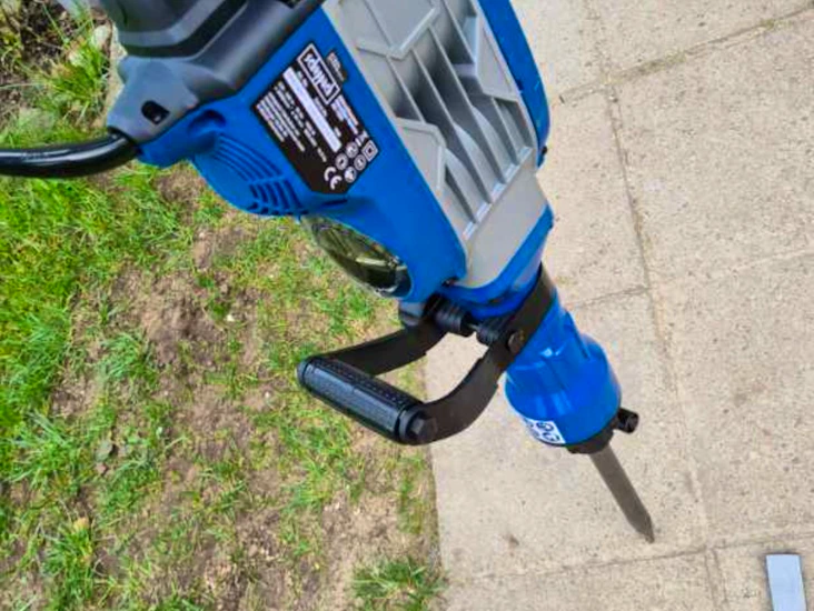 Bilmaskin extrem - slår sönder nästan allt.