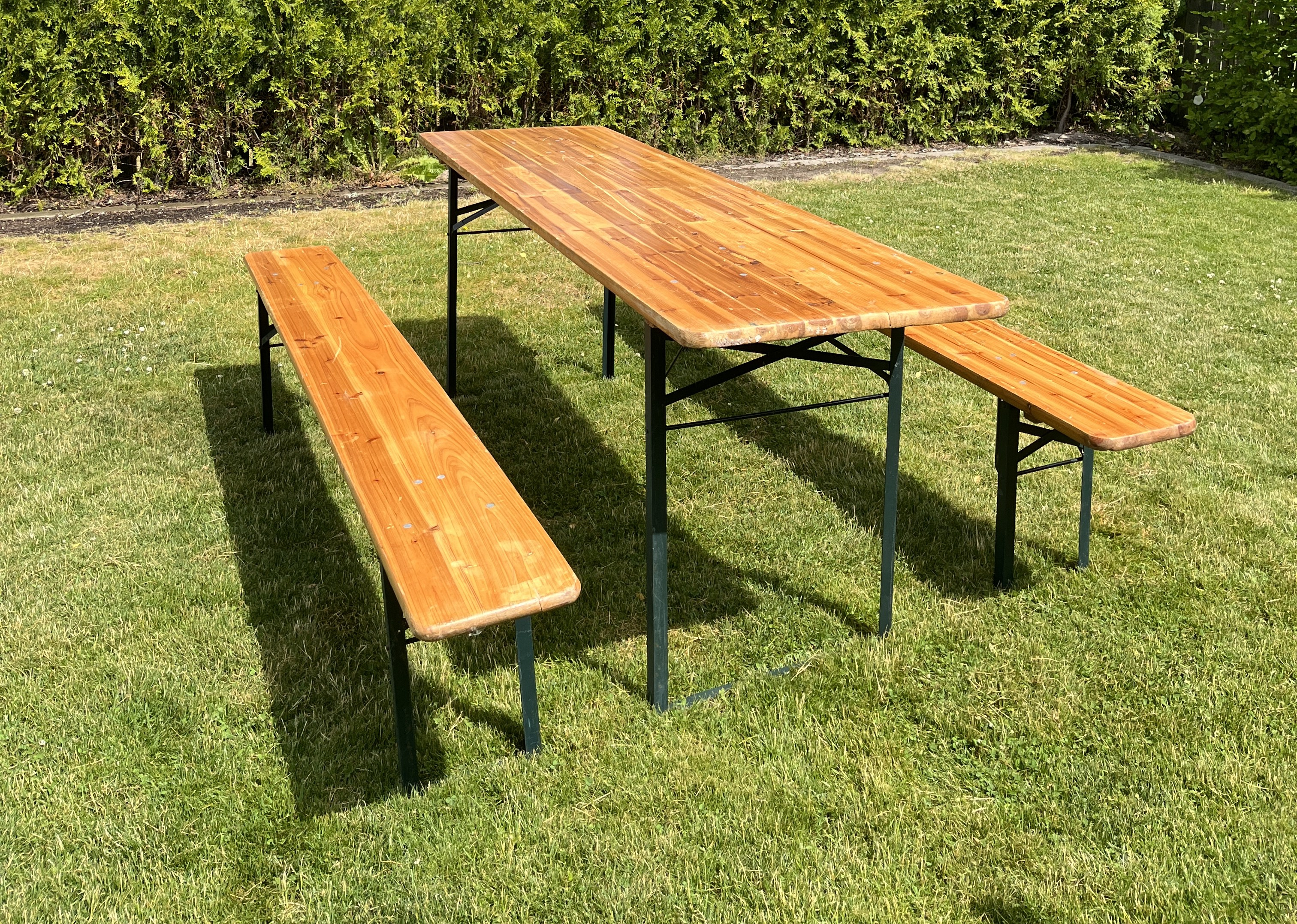 Ölbänk, träbord m sittbänkar, 4 st