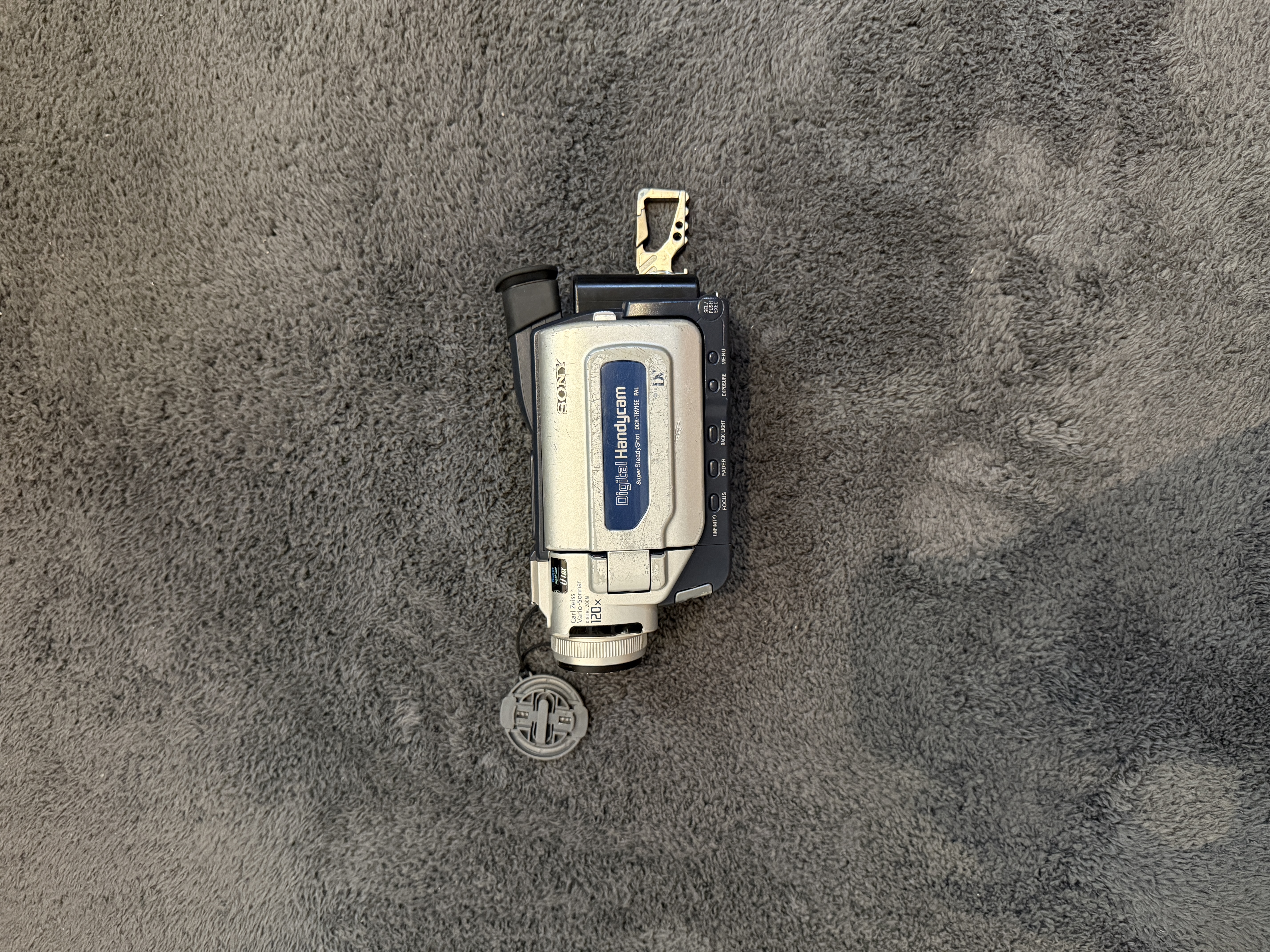 Sony dcr-trv15e pal digital handycam