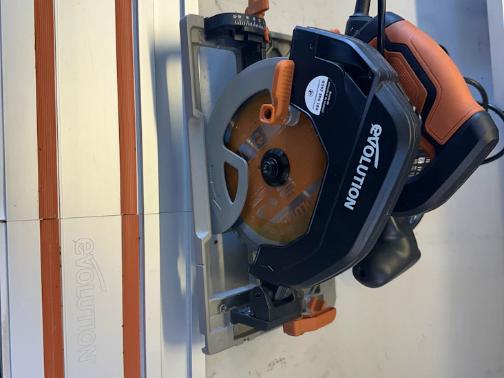 Cirkelsåg klarar metall evolution power tools r185ccsx