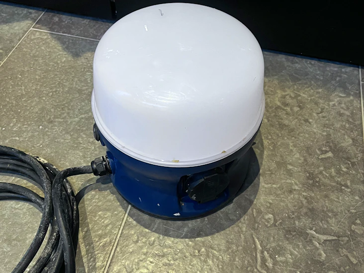 Bygglampa med starkt ljus