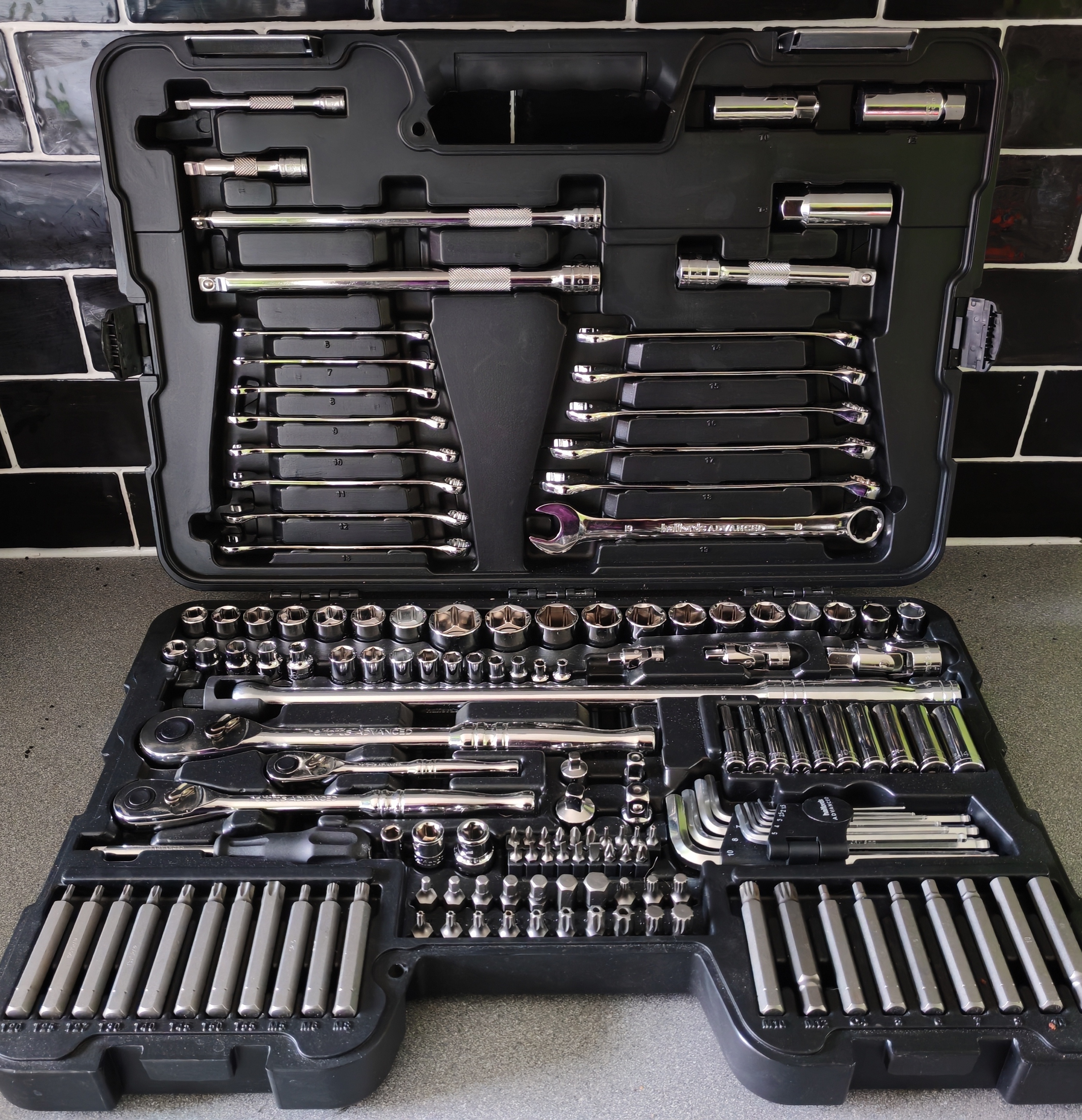 Halfords advanced 150-piece socket & spanner set – full mechanic toolkit
