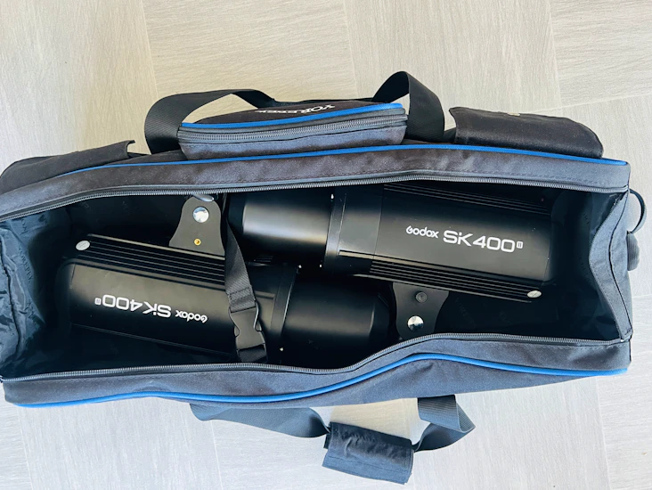 Godox sk400 strobe kit (x2) + godox flash trigger