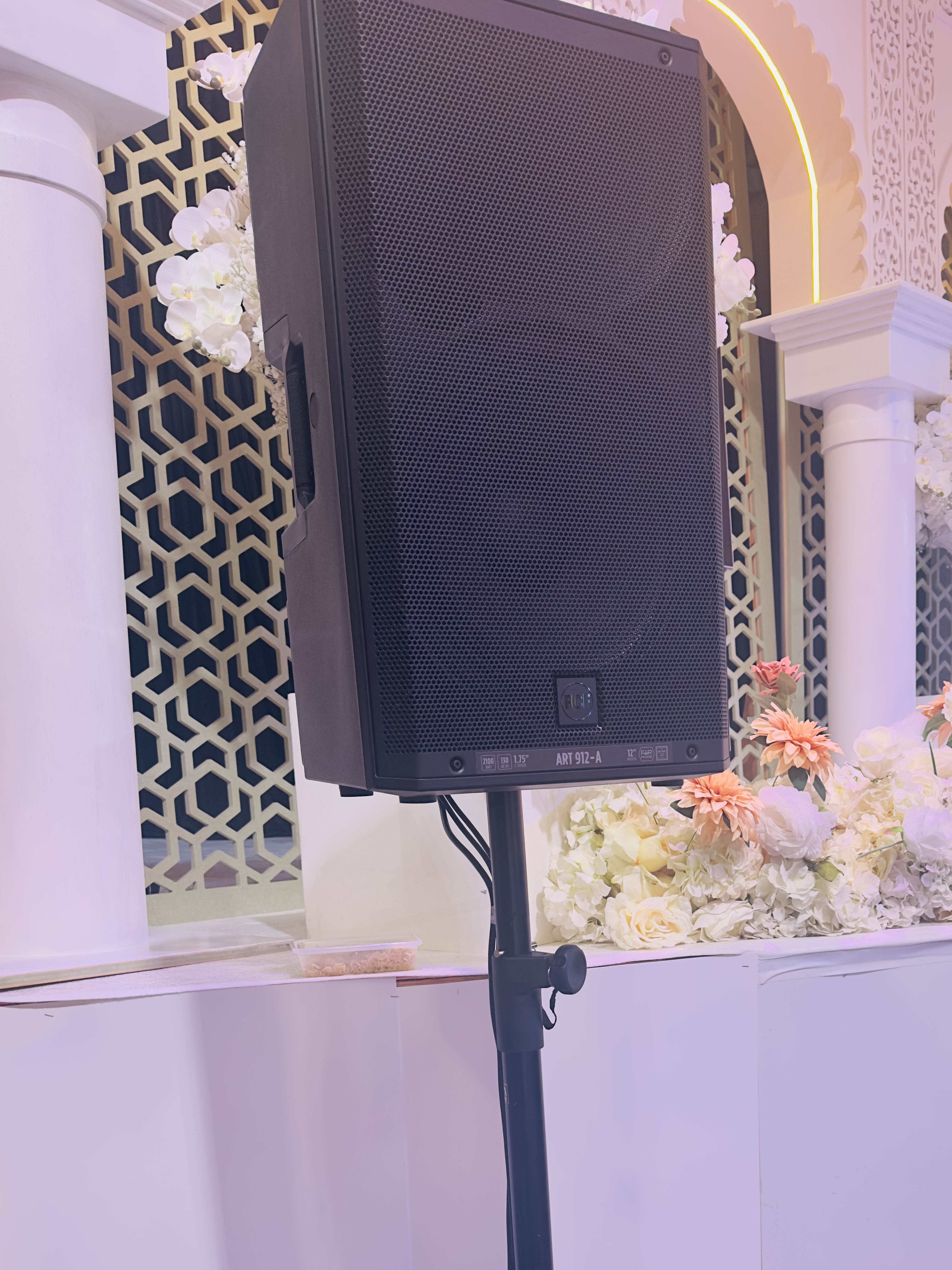 2* active speakers, 2 * tripod stands, pa mixer, xlrs and shure mic