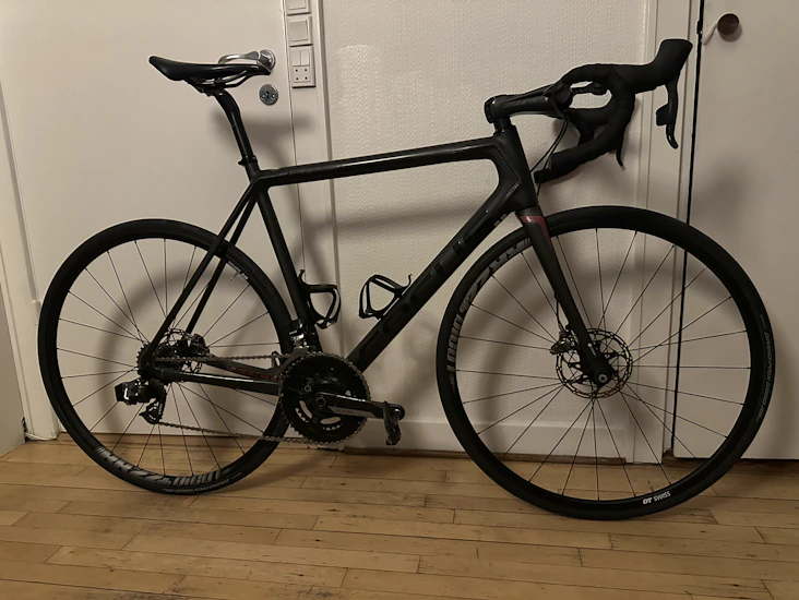 Focus izalco max disc etap, carbon racer med sram etap 22 speed