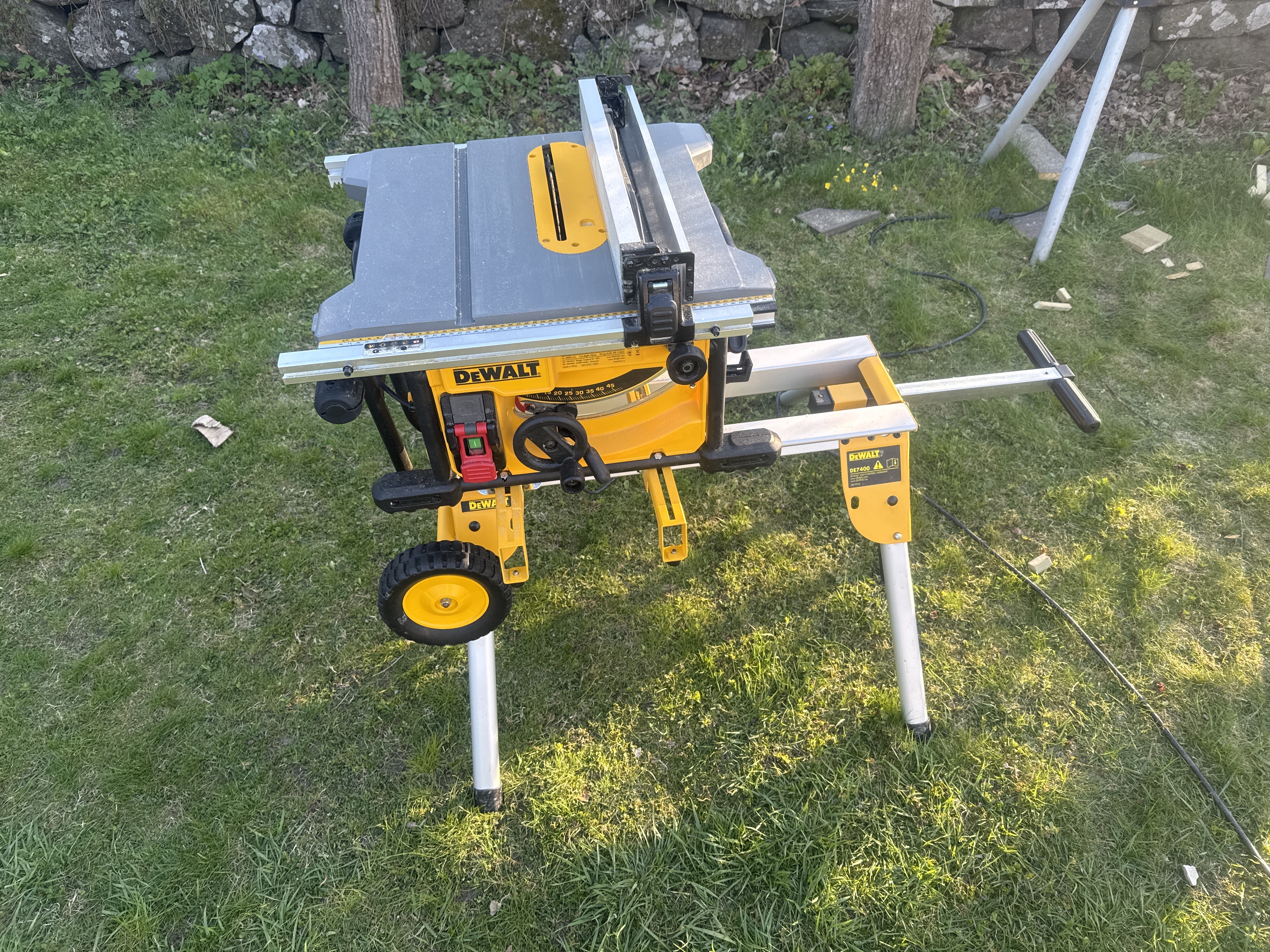 Dewalt bordsag på stativ 