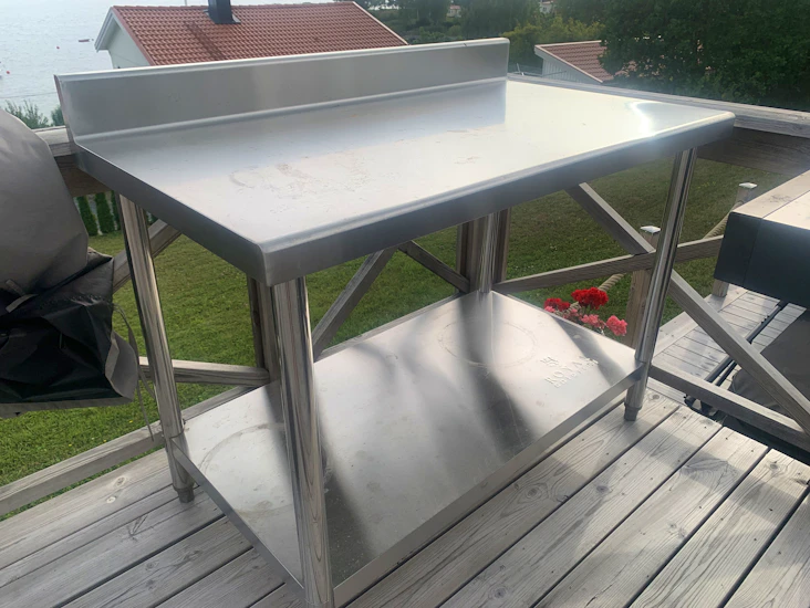 Bord för servering, pizzaugn eller matlagning utomhus