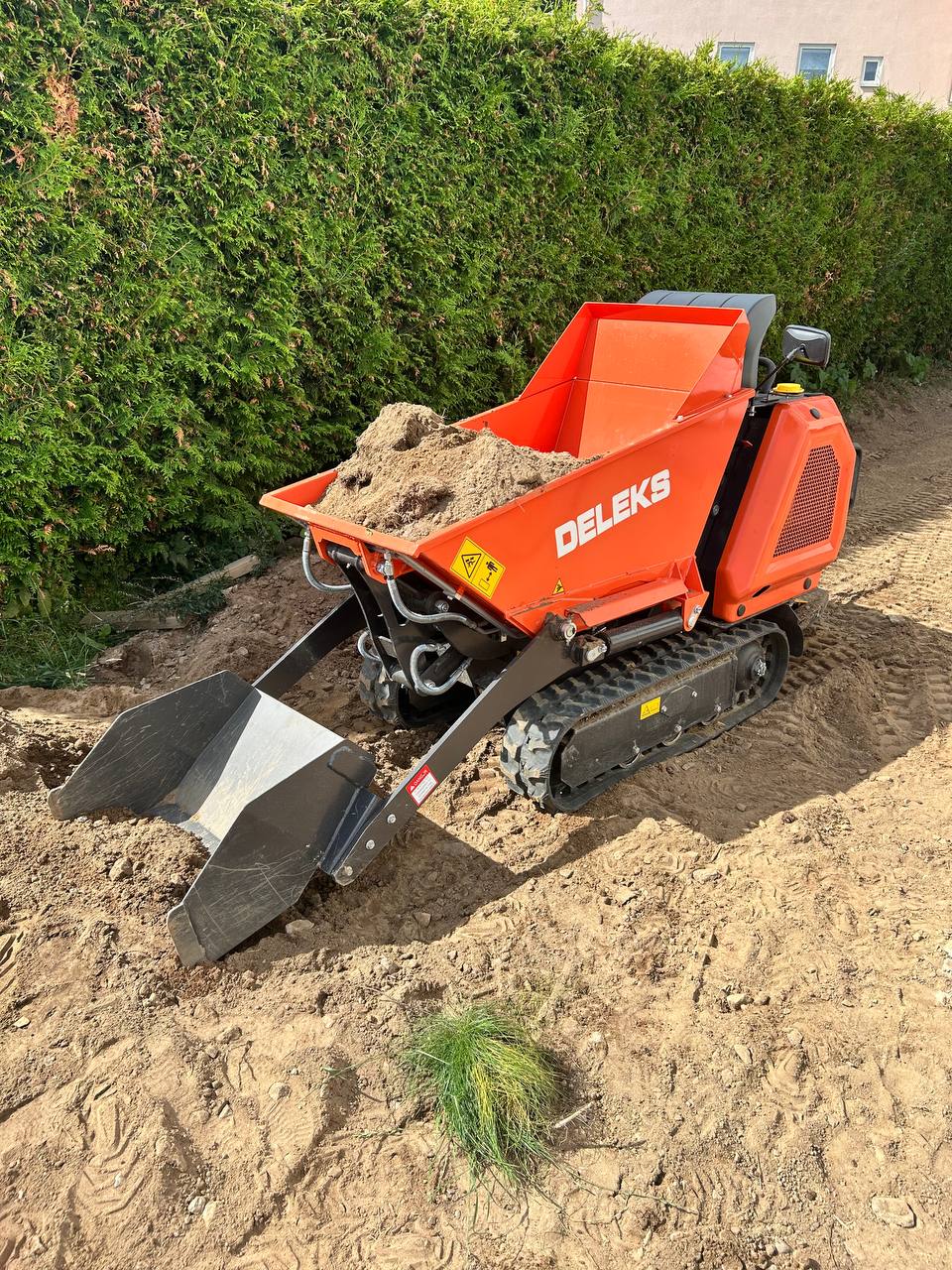 Självlastande minidumper 800 kg kapacitet - komplett med släp