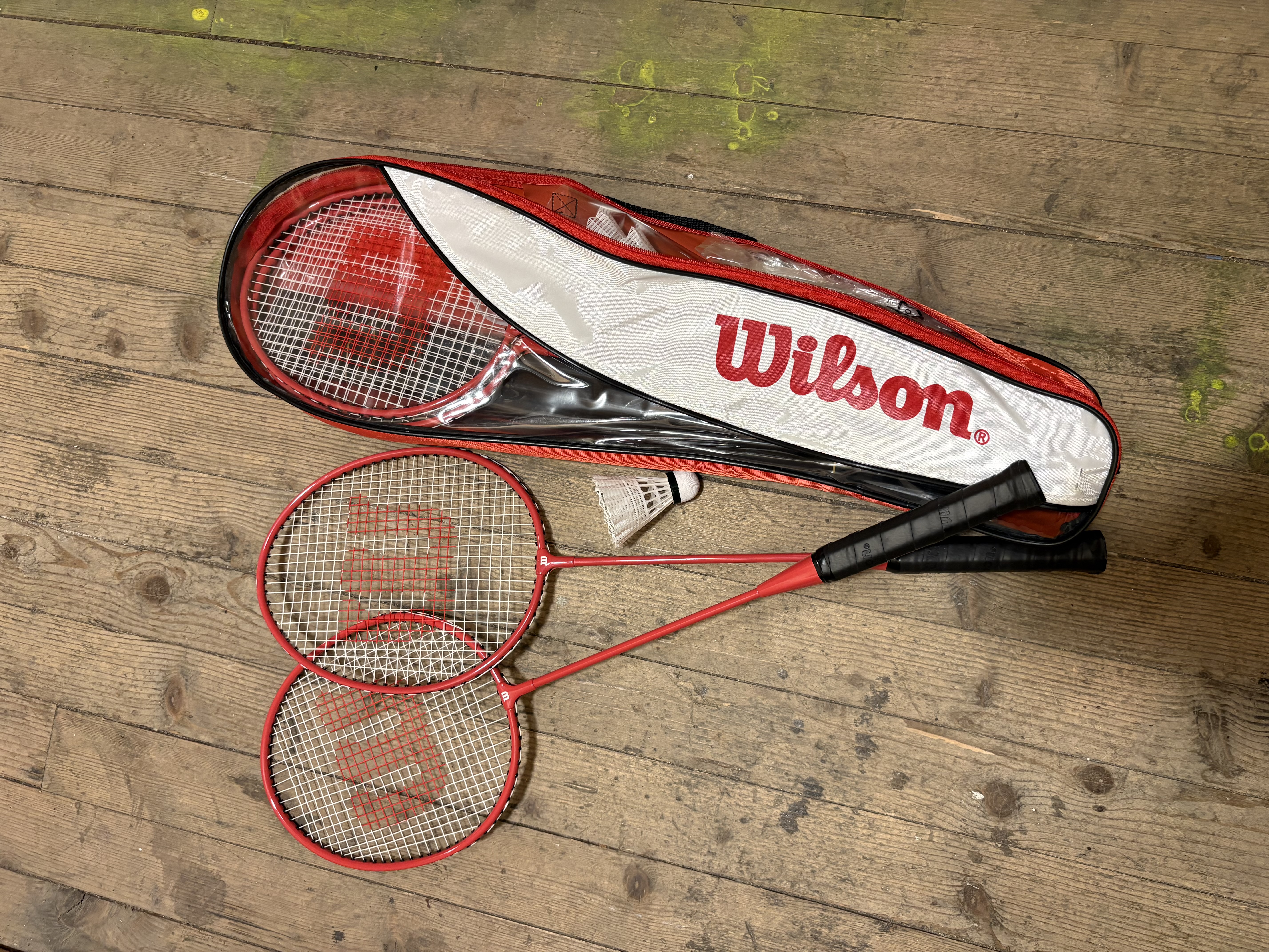 Badmintonracketer og fjærballer 
