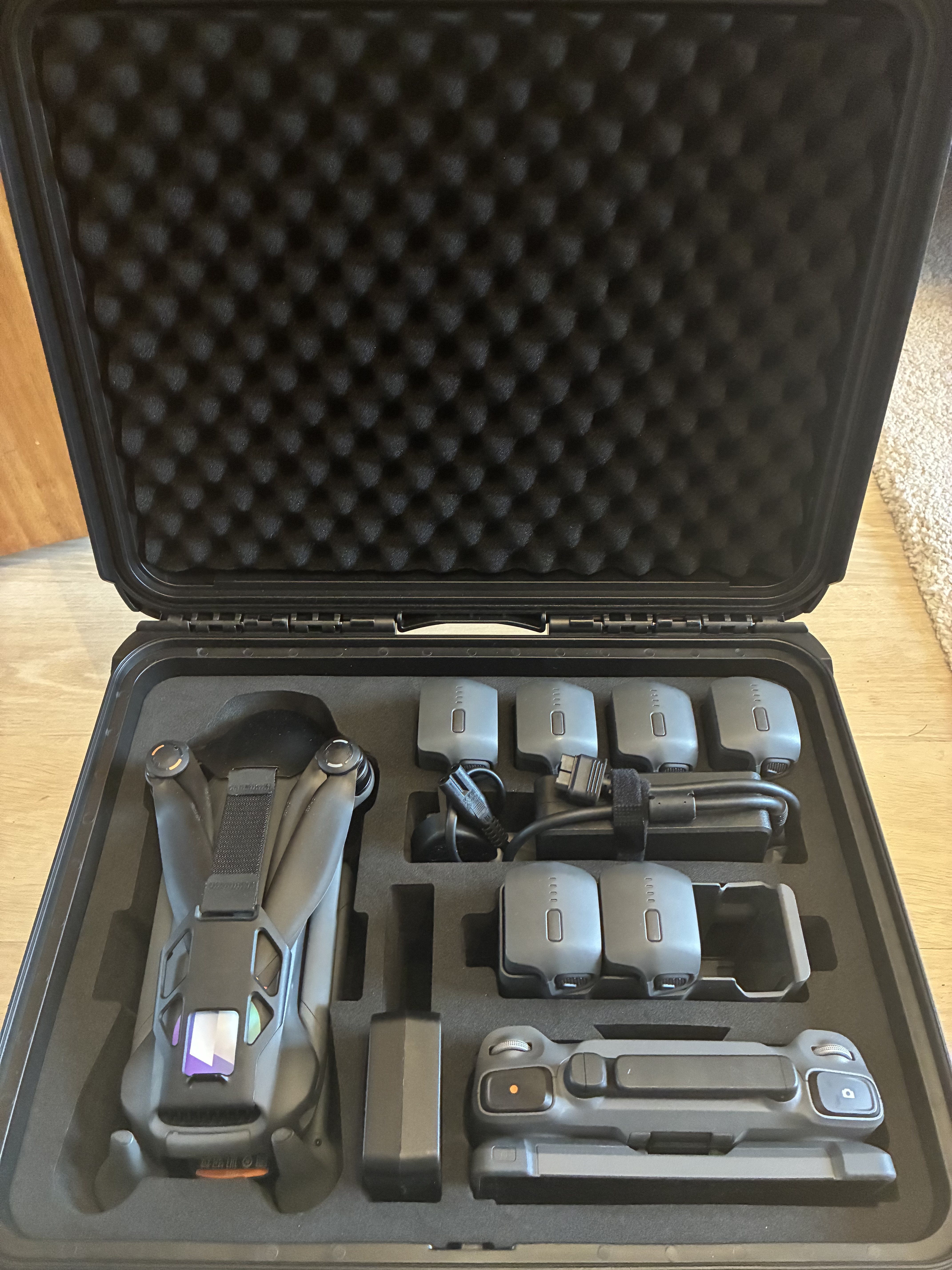 Dji mavic 4 pro 512gb creator combo + rc pro 2 with caa gvc certified drone operator