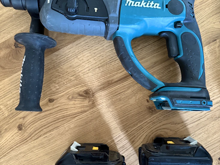Makita dhr 202