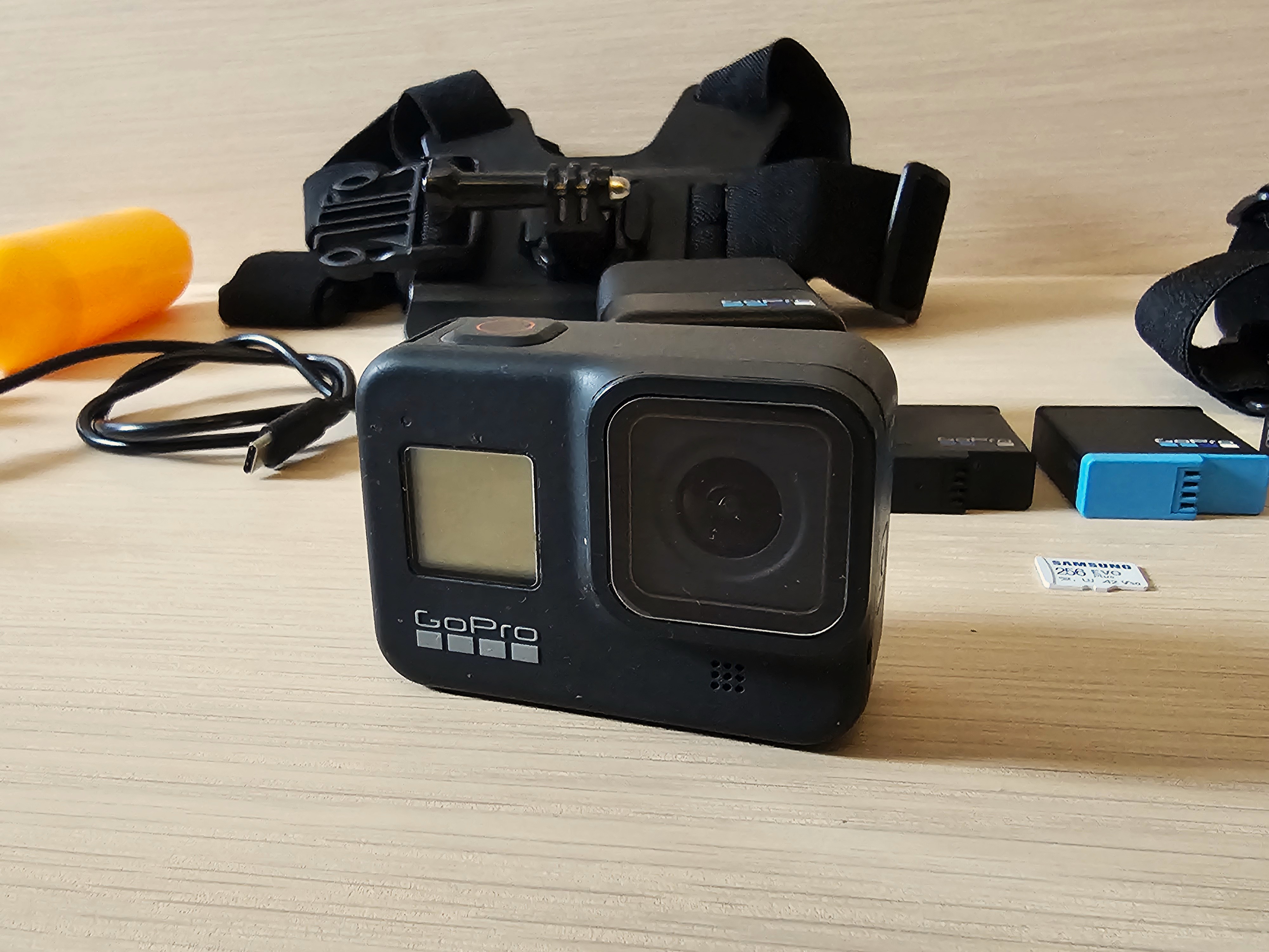 Gopro hero 8 black med masse tilbehør - perfekt til ferie og aktivitet!