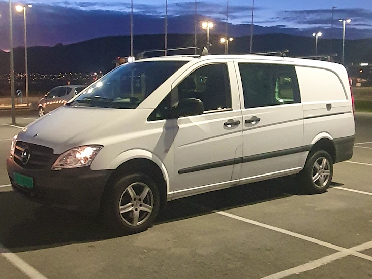 Lang varebil med automat og 4x4. 3 seter. perfekt for lange ikea varer!