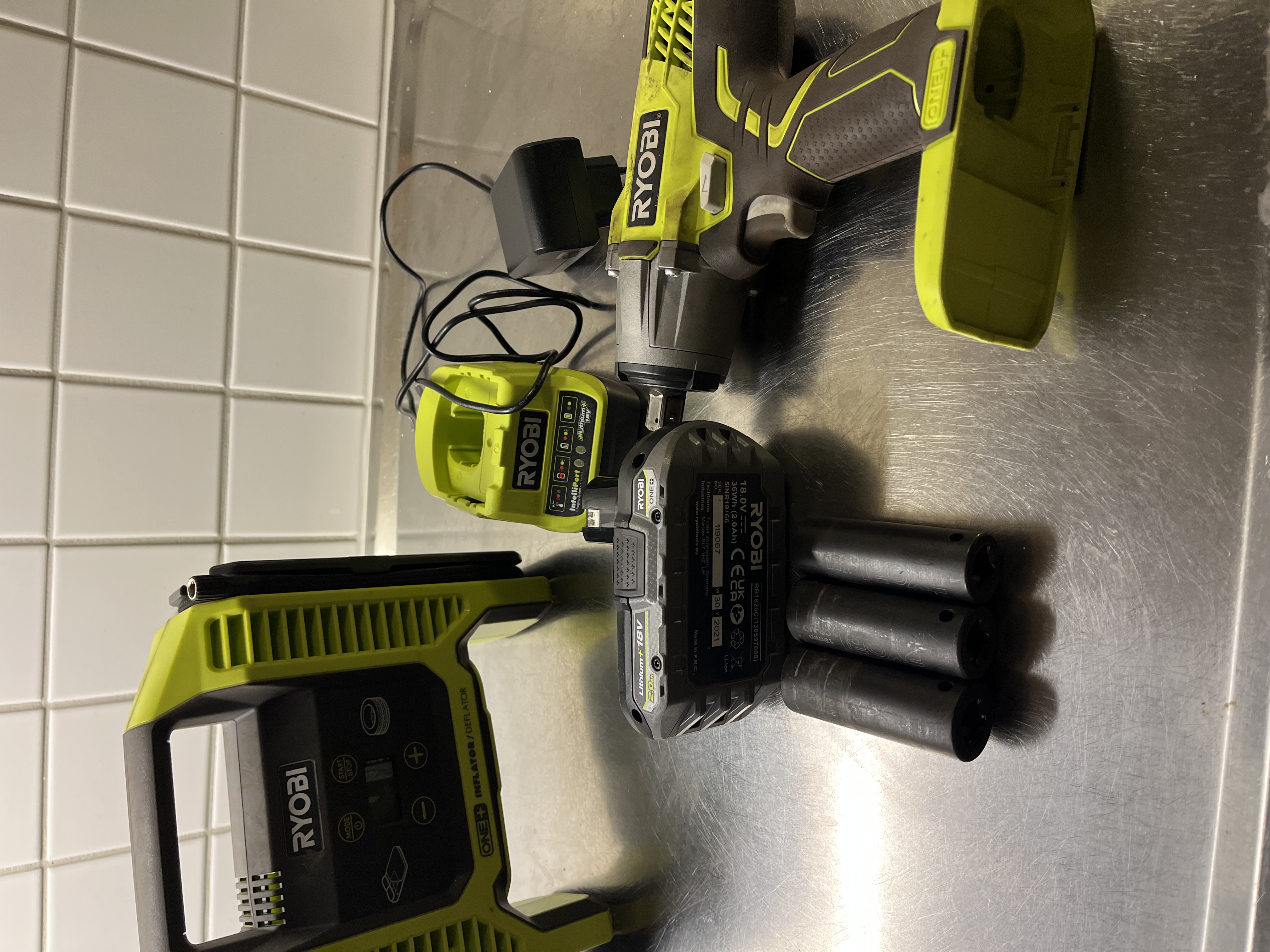 Mutterknack och kompressor roybi