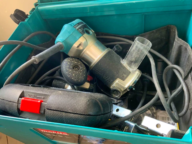 Fräs makita el rt0700cx5j