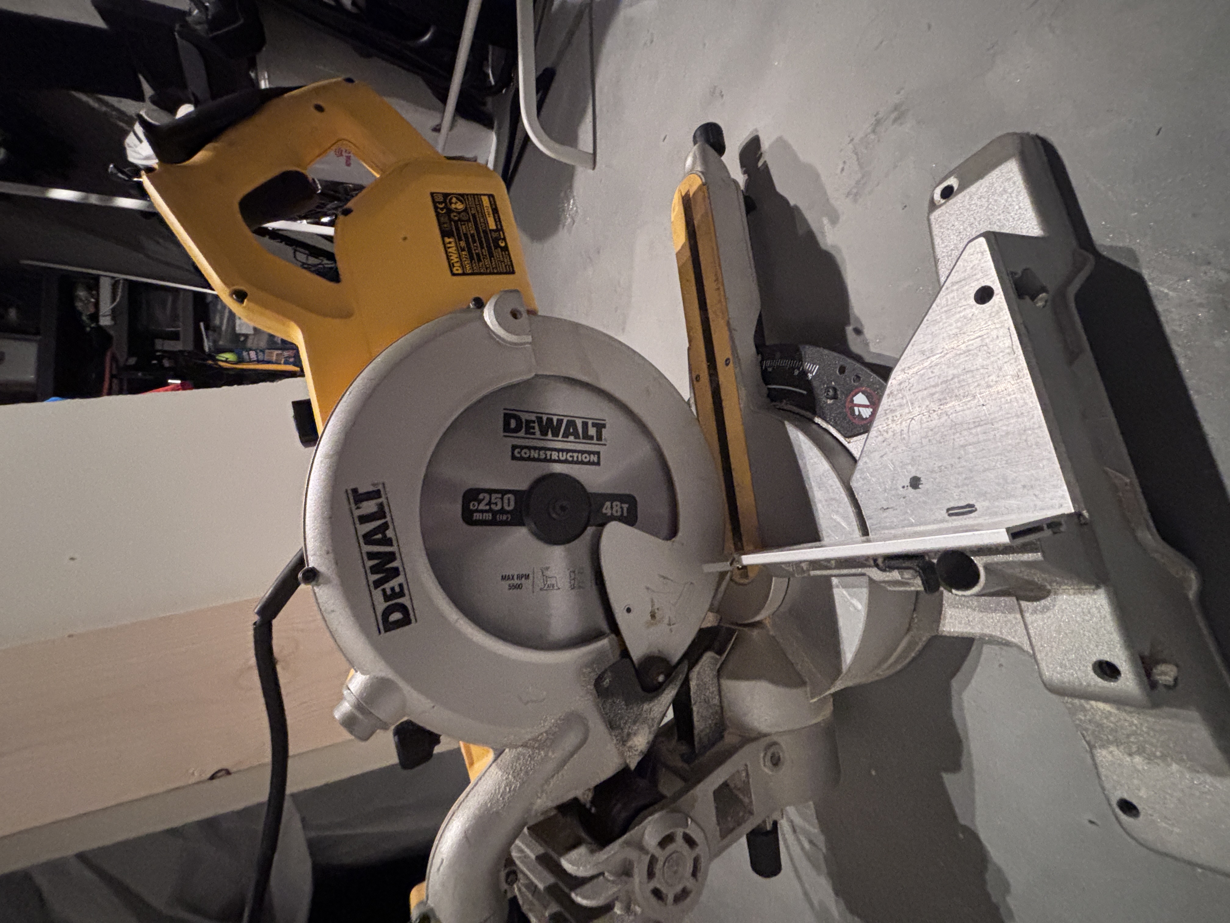 Dewalt sag dws778 - 250mm