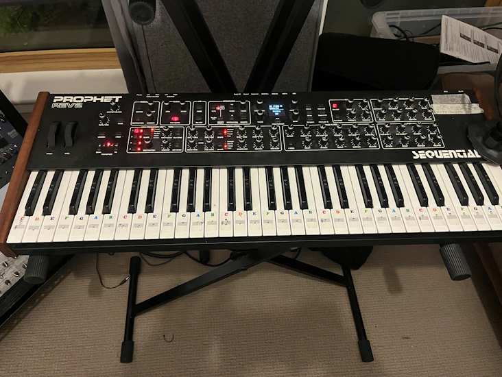 Dave smith instruments prophet rev 2 +cables