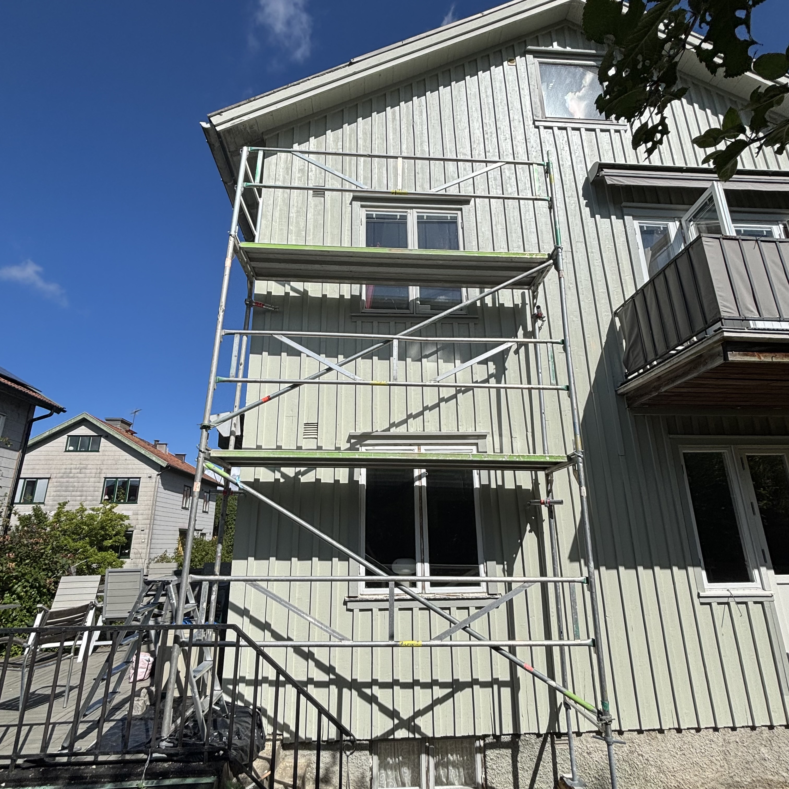 Professionell altrad plettac assco byggnadsställning i aluminium – komplett för