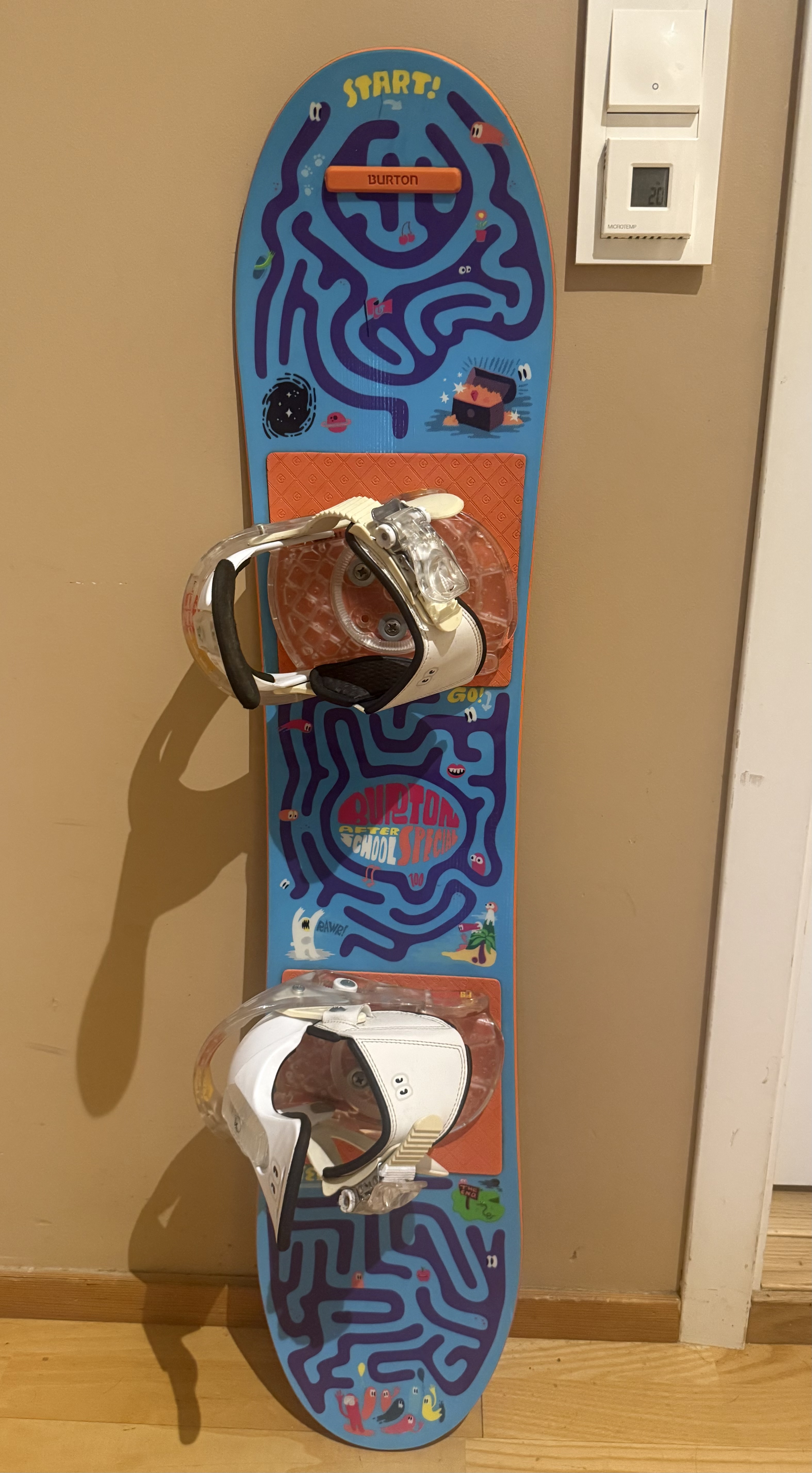 Snowboard burton after school special 100cm + alpinhjelm og alpinbriller