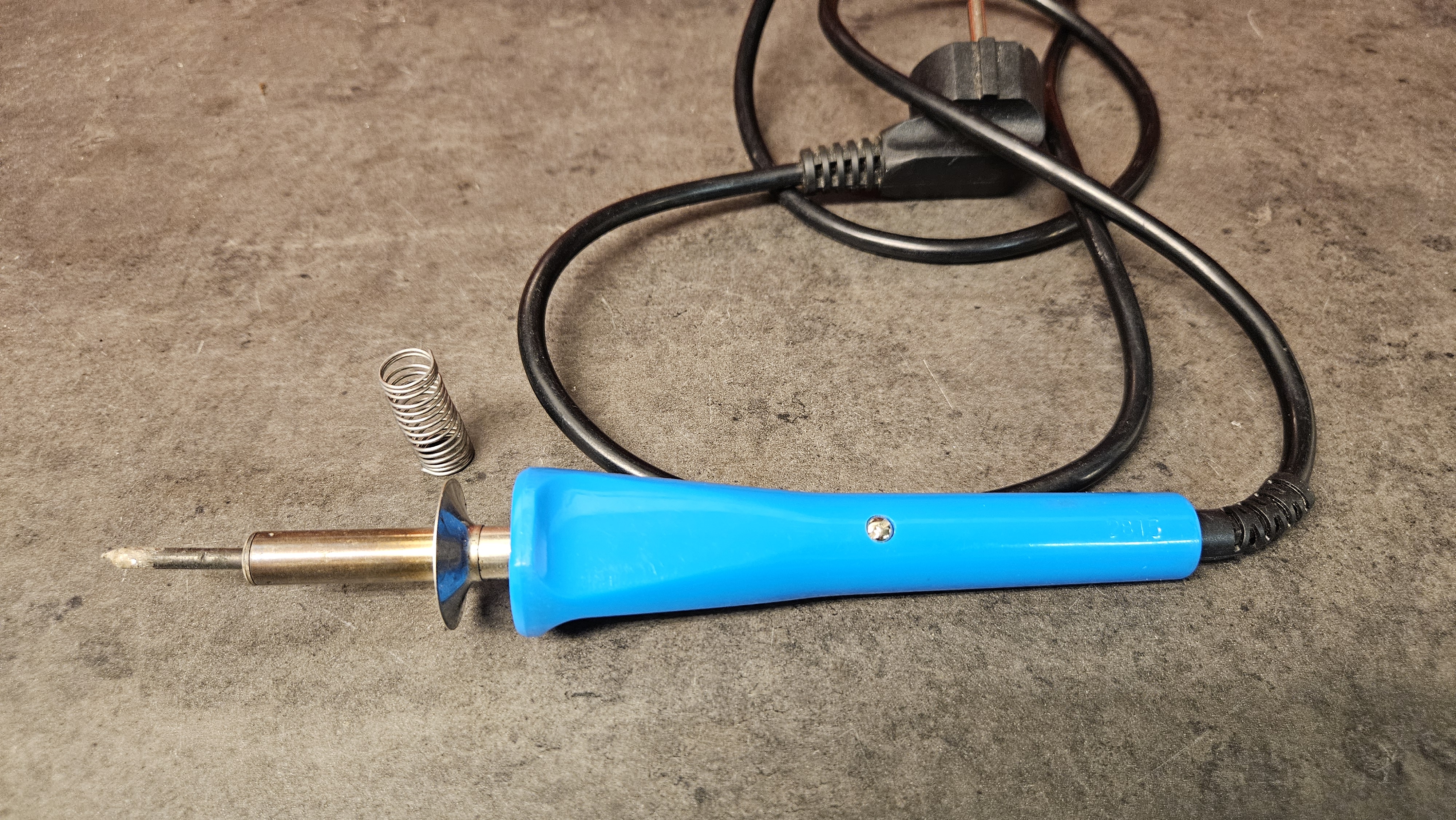 Lödkolv med lödtråd