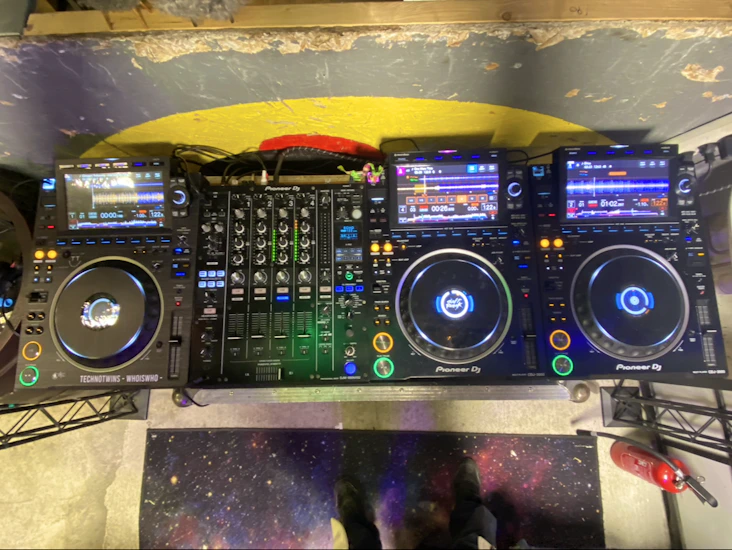 Djm900nxs2 & cdj3000