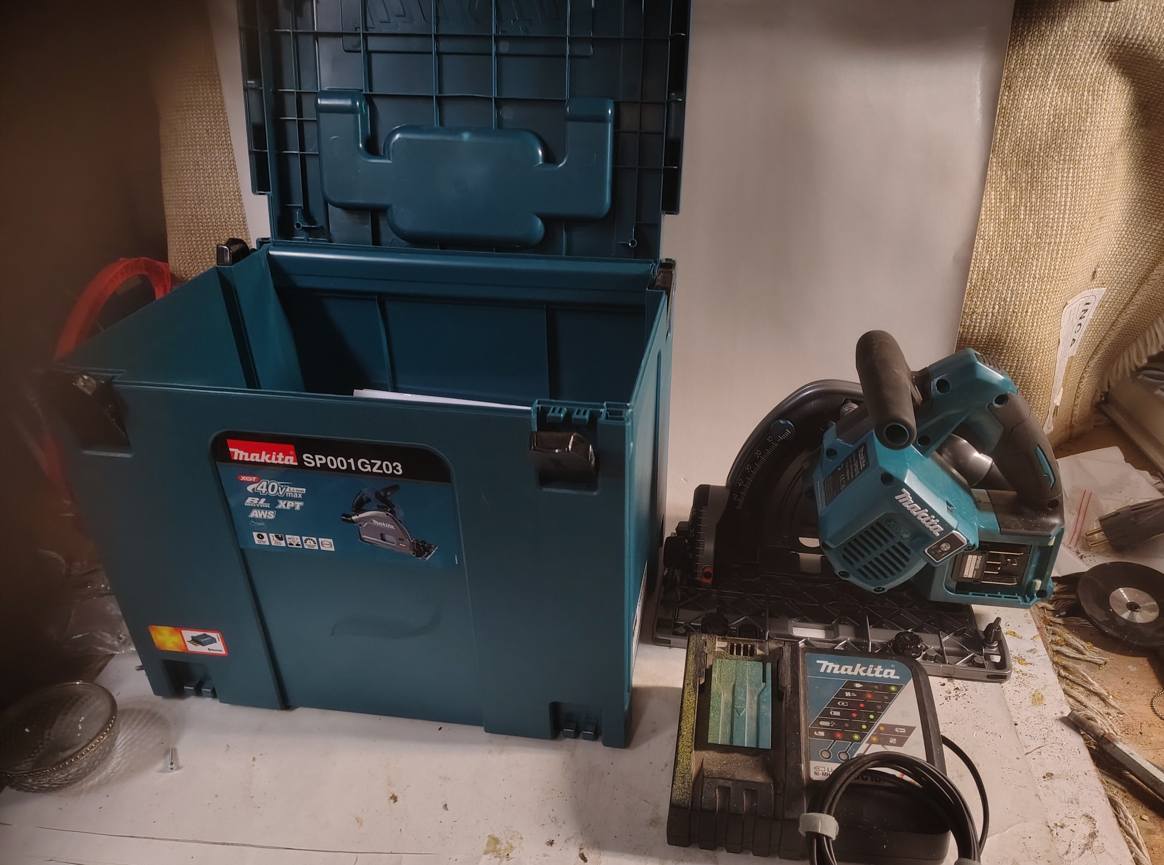 Sänksåg 40 volt makita med dubbla skenor, batteri och laddare!!