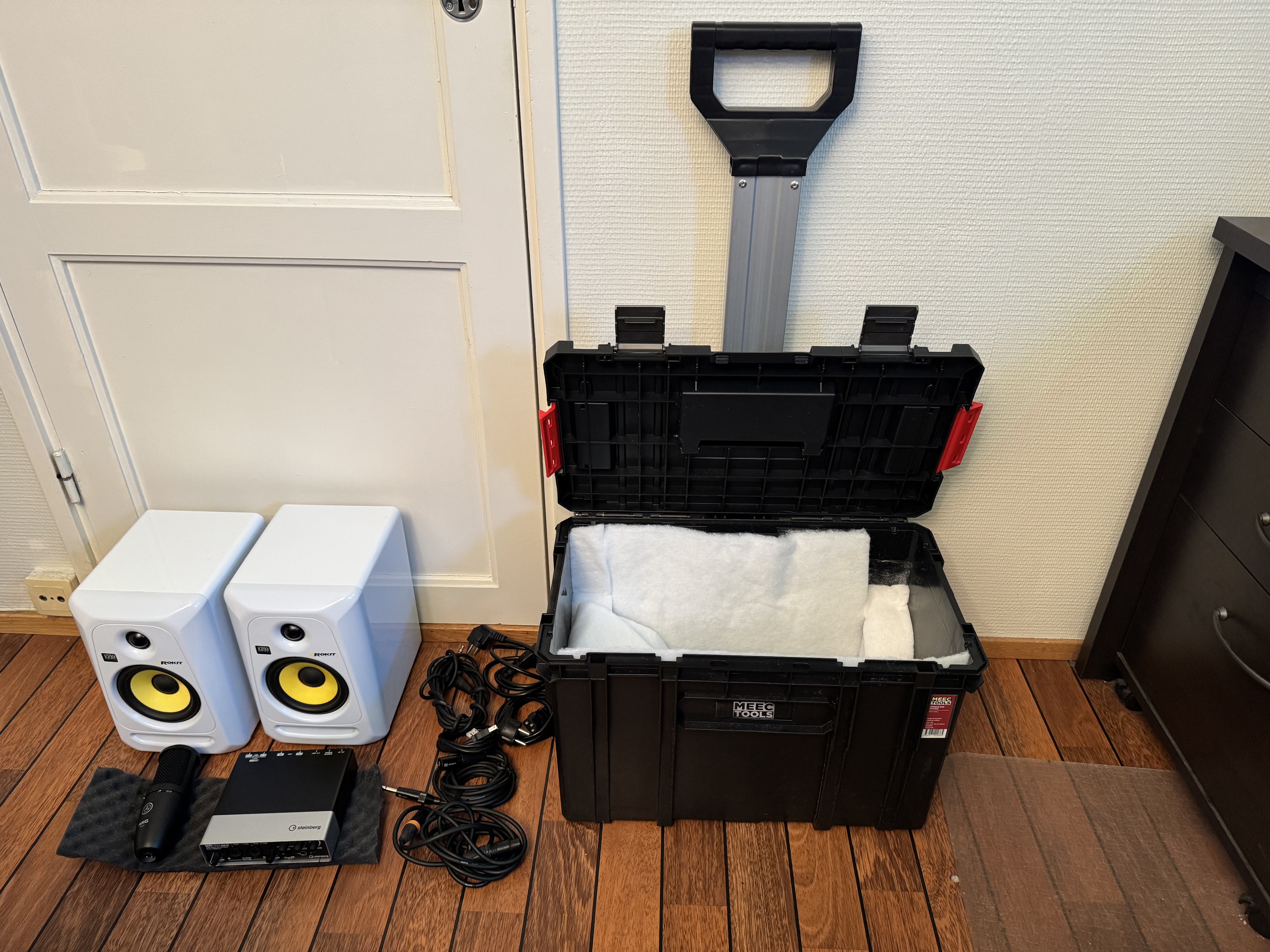 Komplett studiopakke, plug and play (høyttalere, lydkort og mikrofon)