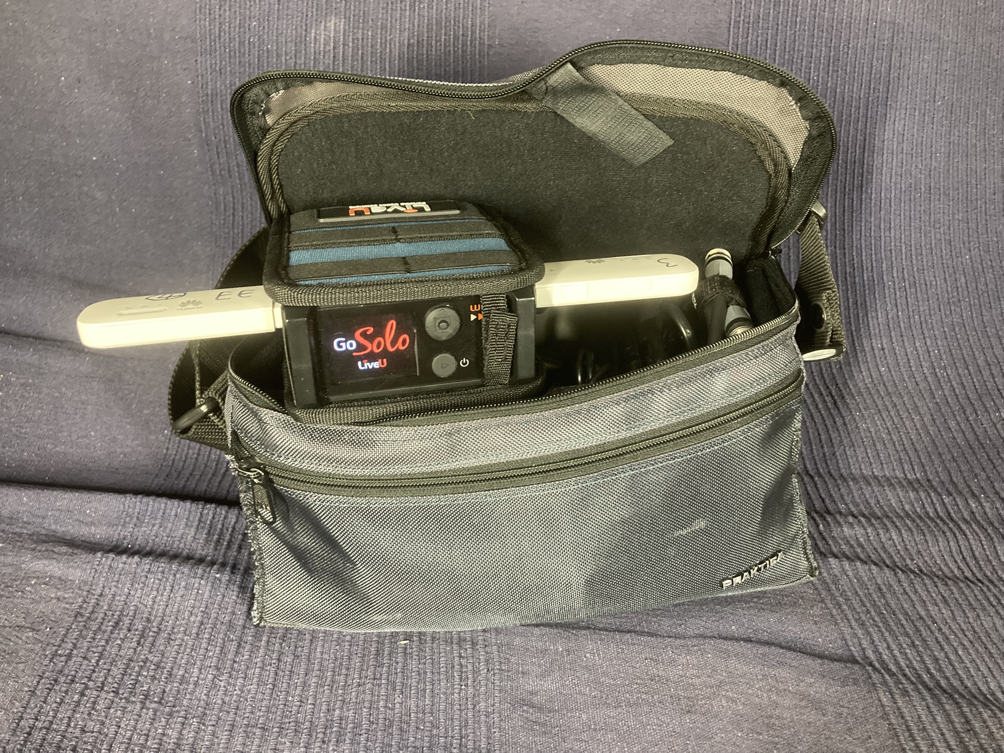 Liveu solo sdi/hdmi streaming no data sims inc ext battery up to 6.5 hours