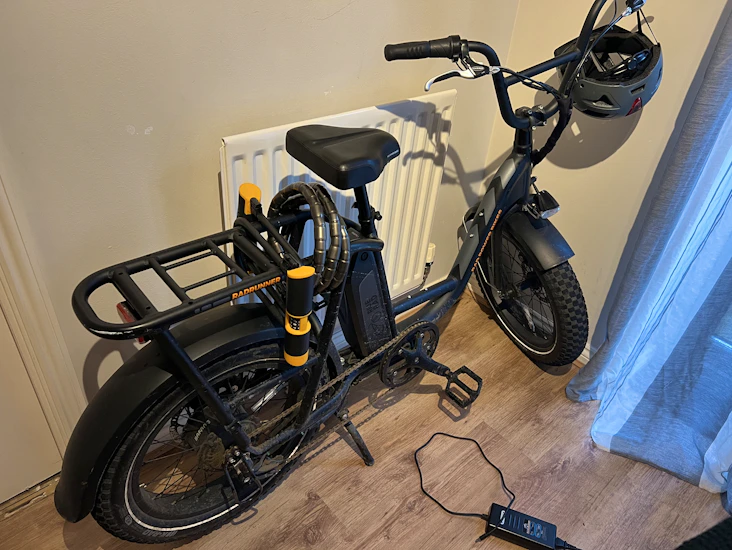 Radrunner ebike + helmet + 3 locks