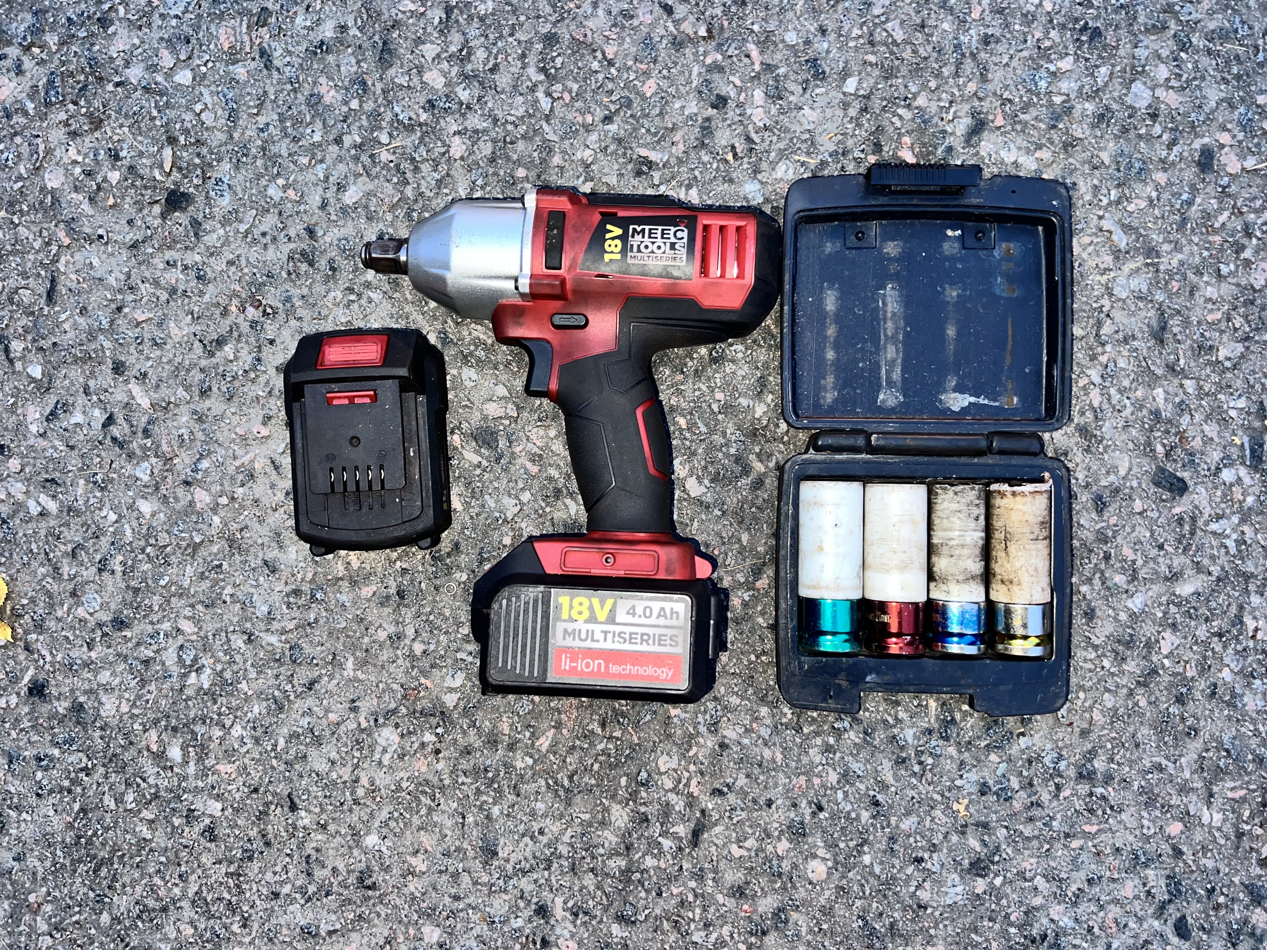 Batteridriven mutterdragare 350 nm 18 v 4 ah