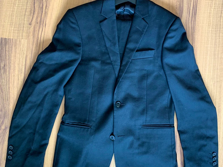 Herrkostym märkeskostym kostym (s/46) svart eller mörkblå