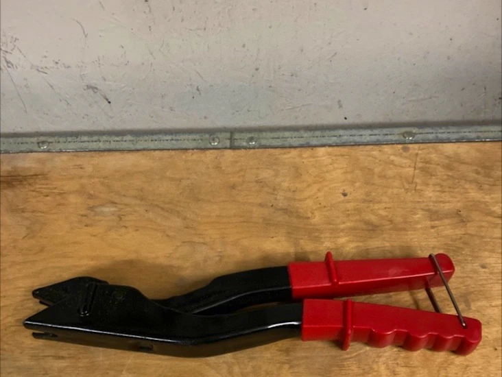 Montagetång för metallexpander