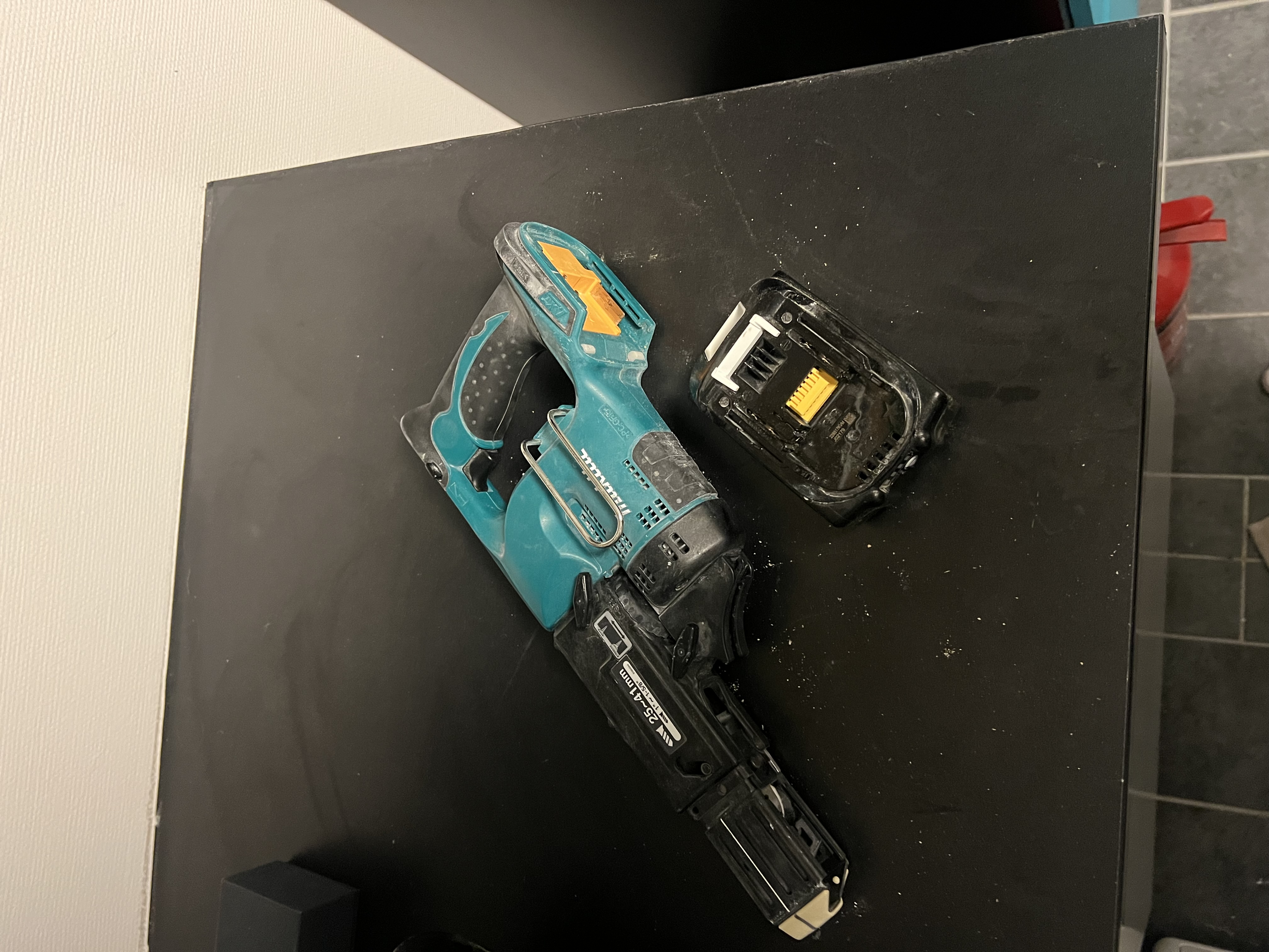 Makita skruautomat