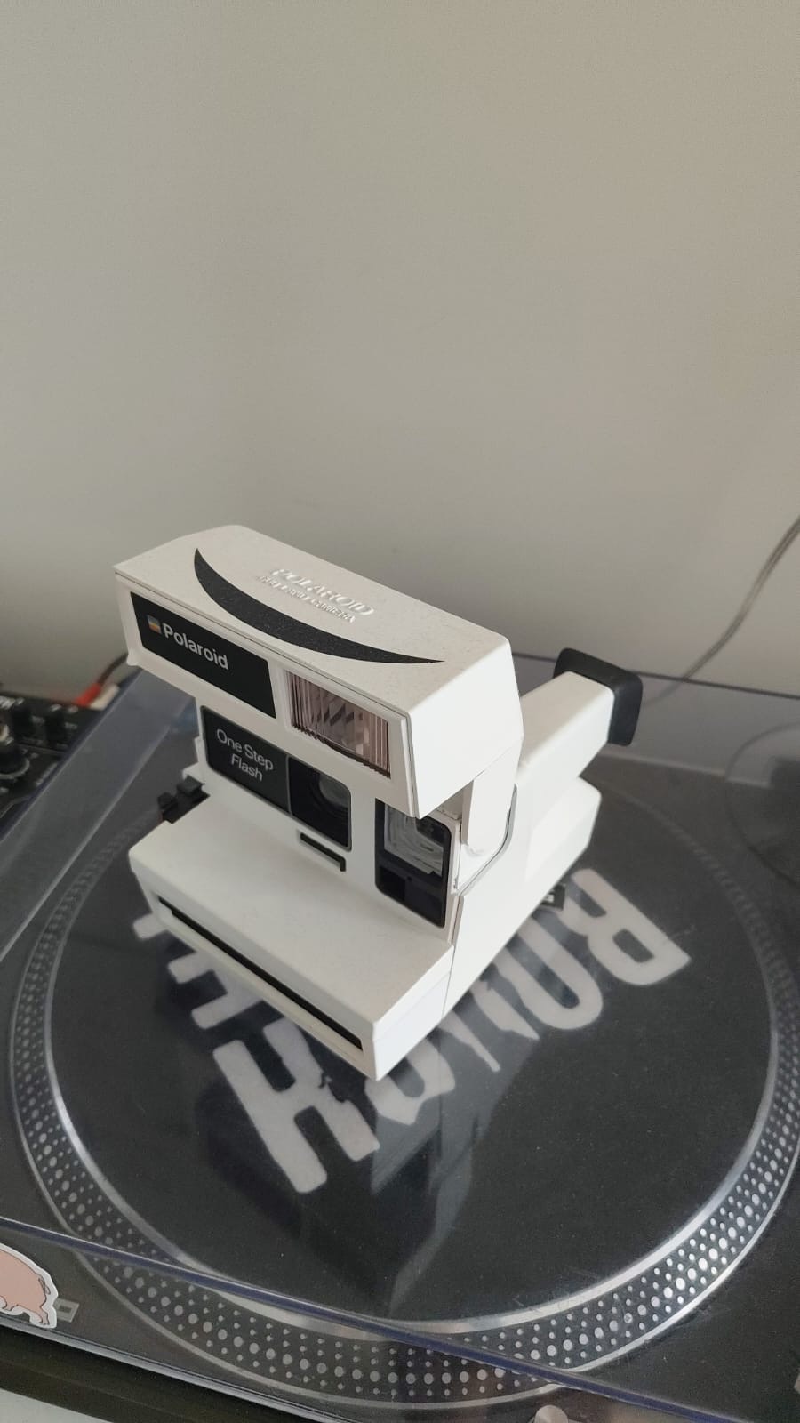 Polaroid 600 smiley instant film camera