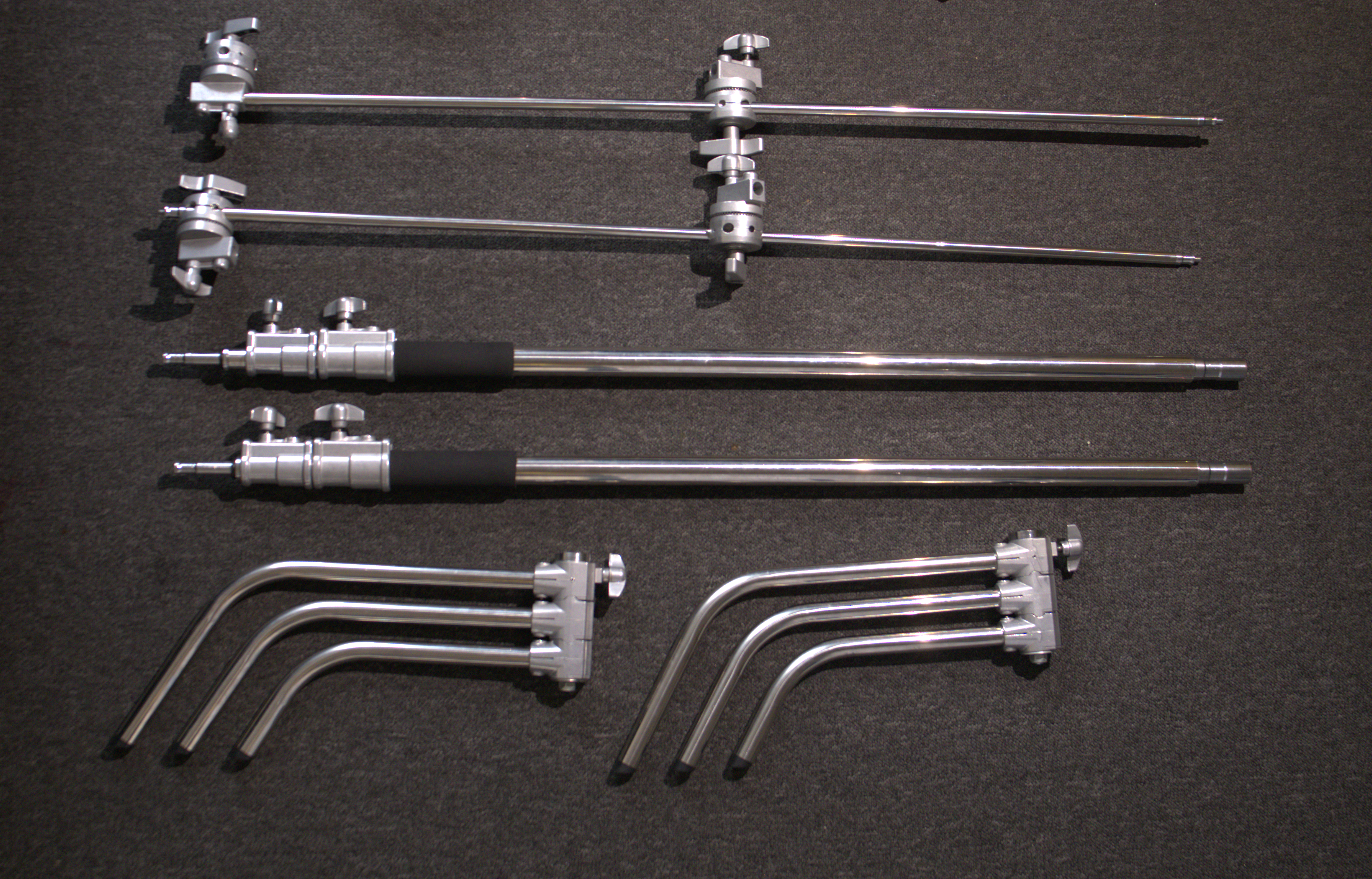 2x c stands with arms