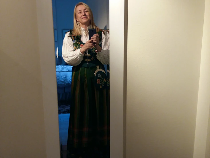 Vakker nordlandsbunad til leie