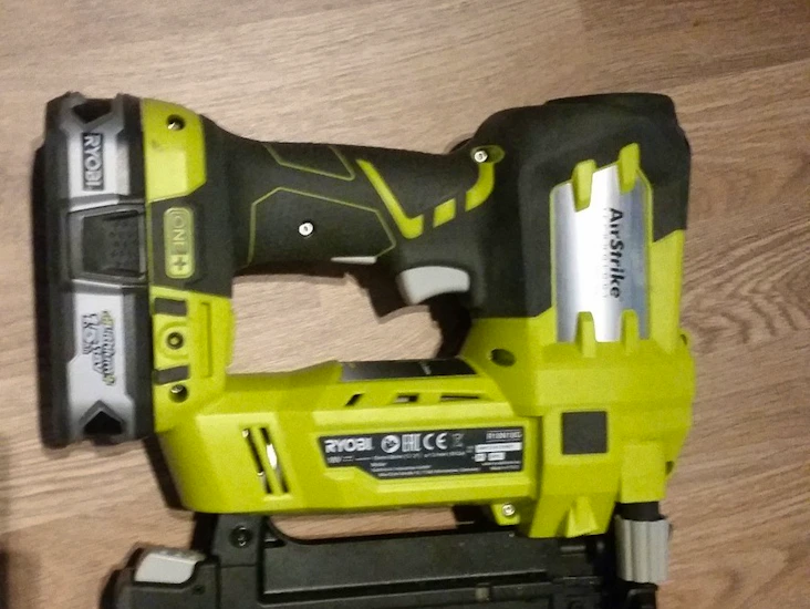 Ryobi r18n18g - elektrisk spikerpistol