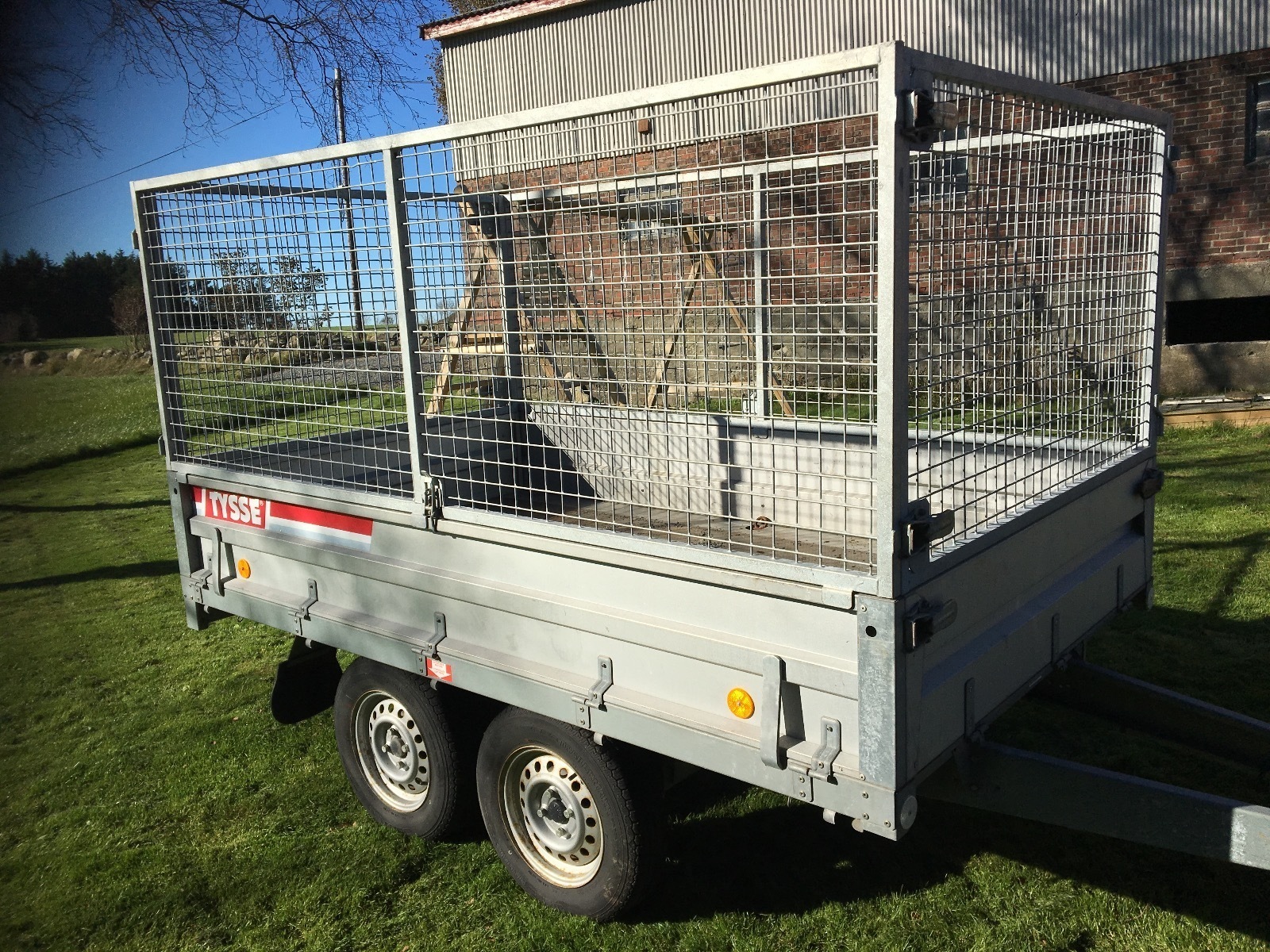 Stor tilhenger med mye plass