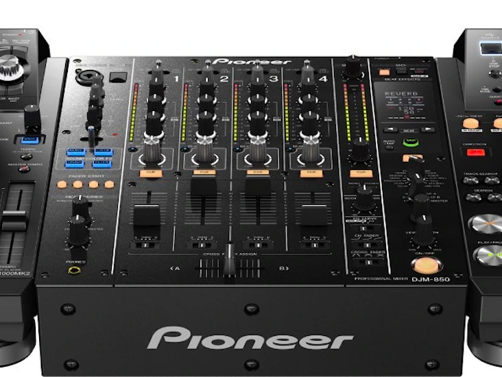 Pioneer xdj 1000 og djm 900 nexus i flight