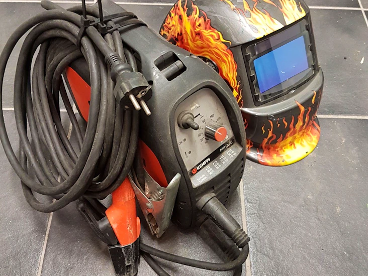 Sveiseapparat for pinnesveis